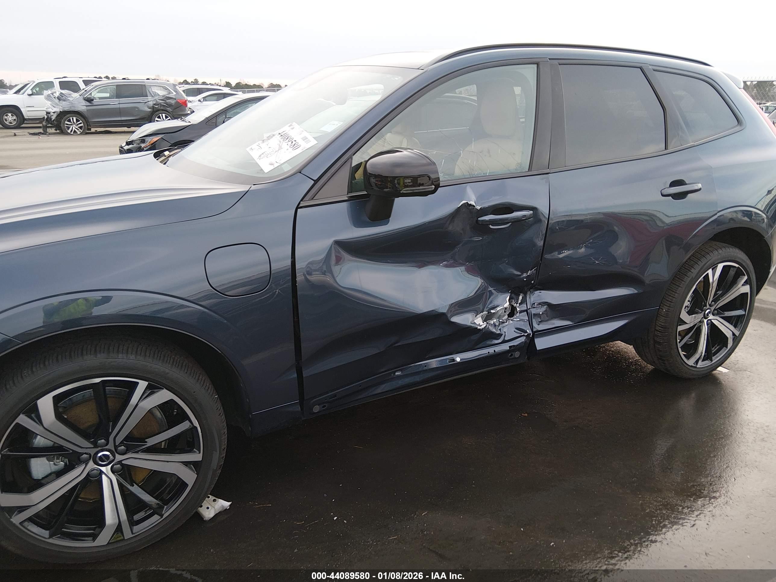 VOLVO XC60 image 6