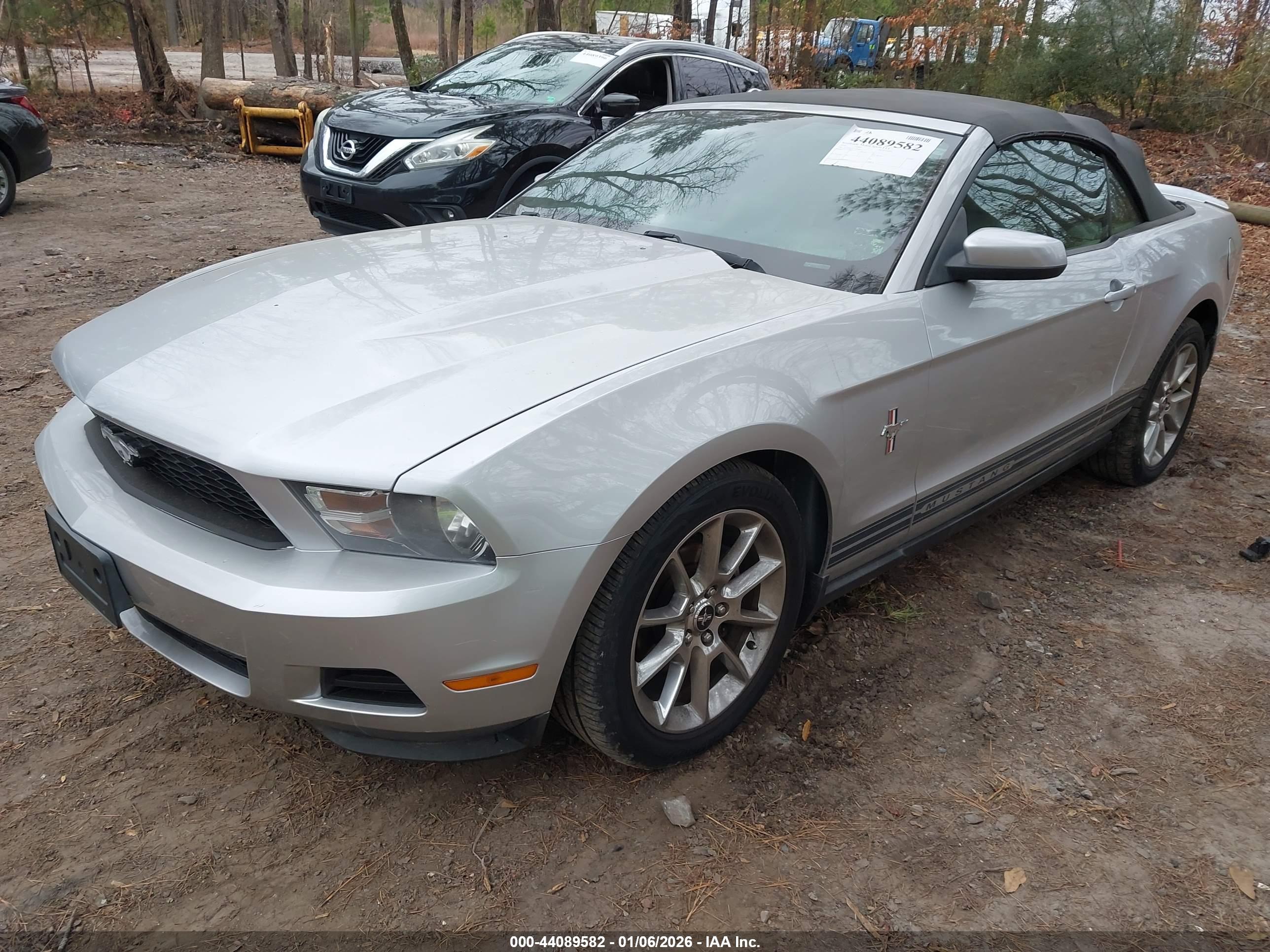 FORD MUSTANG image 2