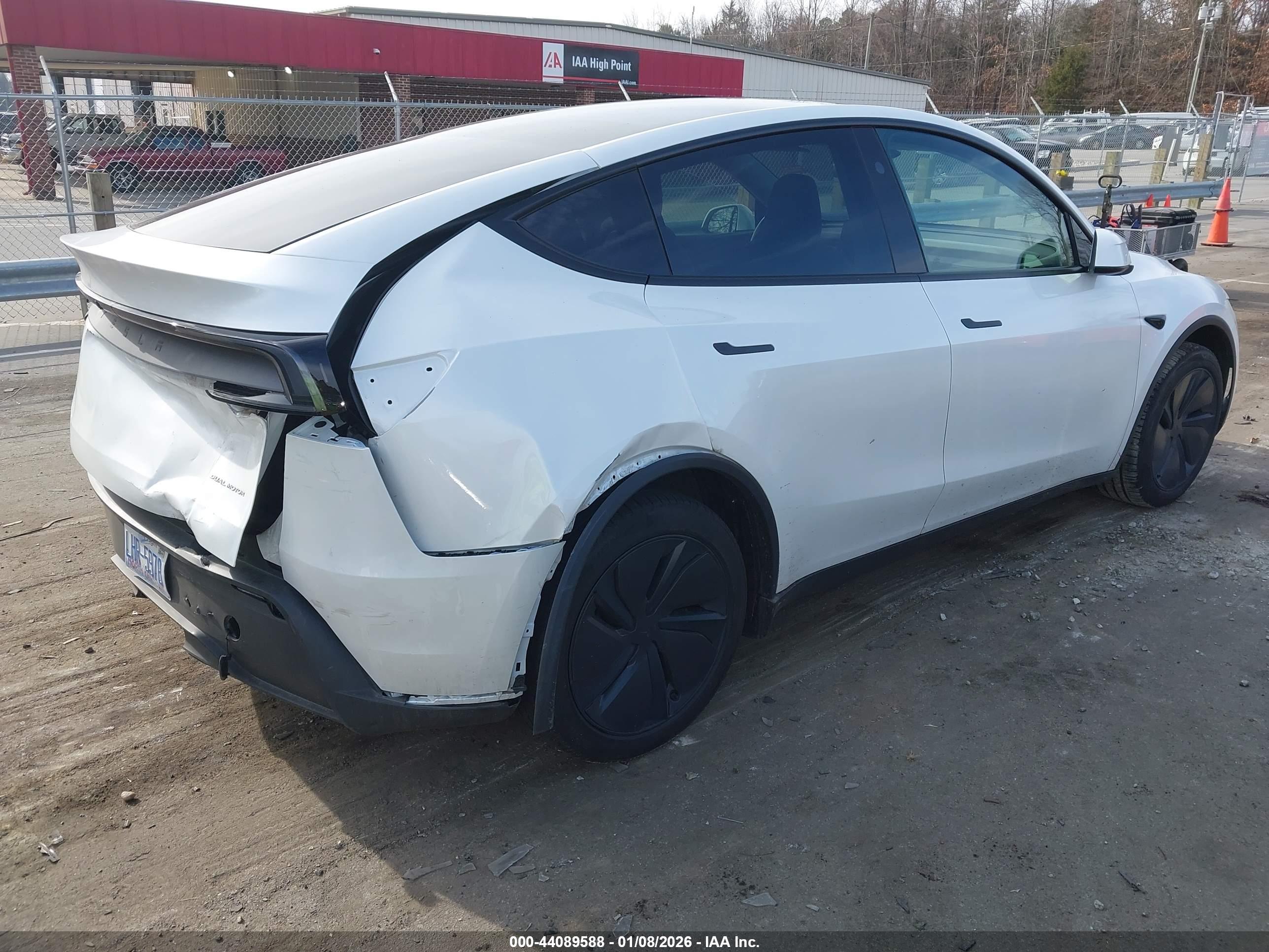 TESLA MODEL image 4