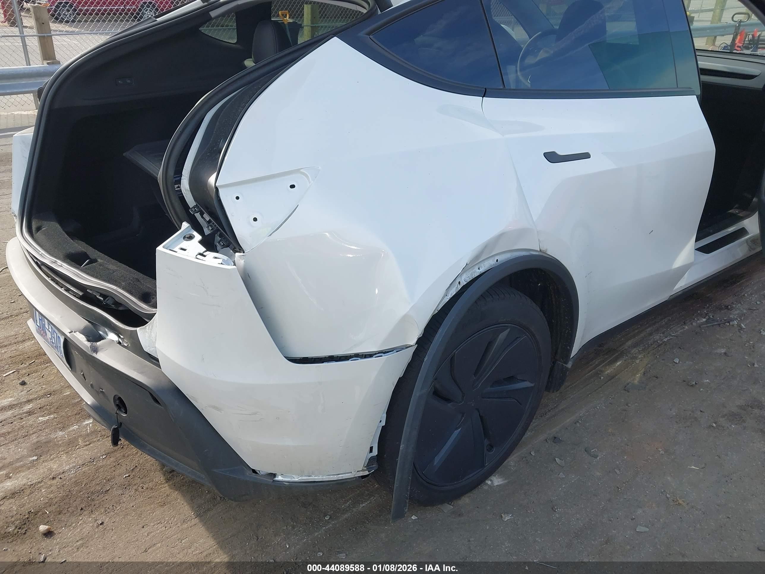 TESLA MODEL image 6