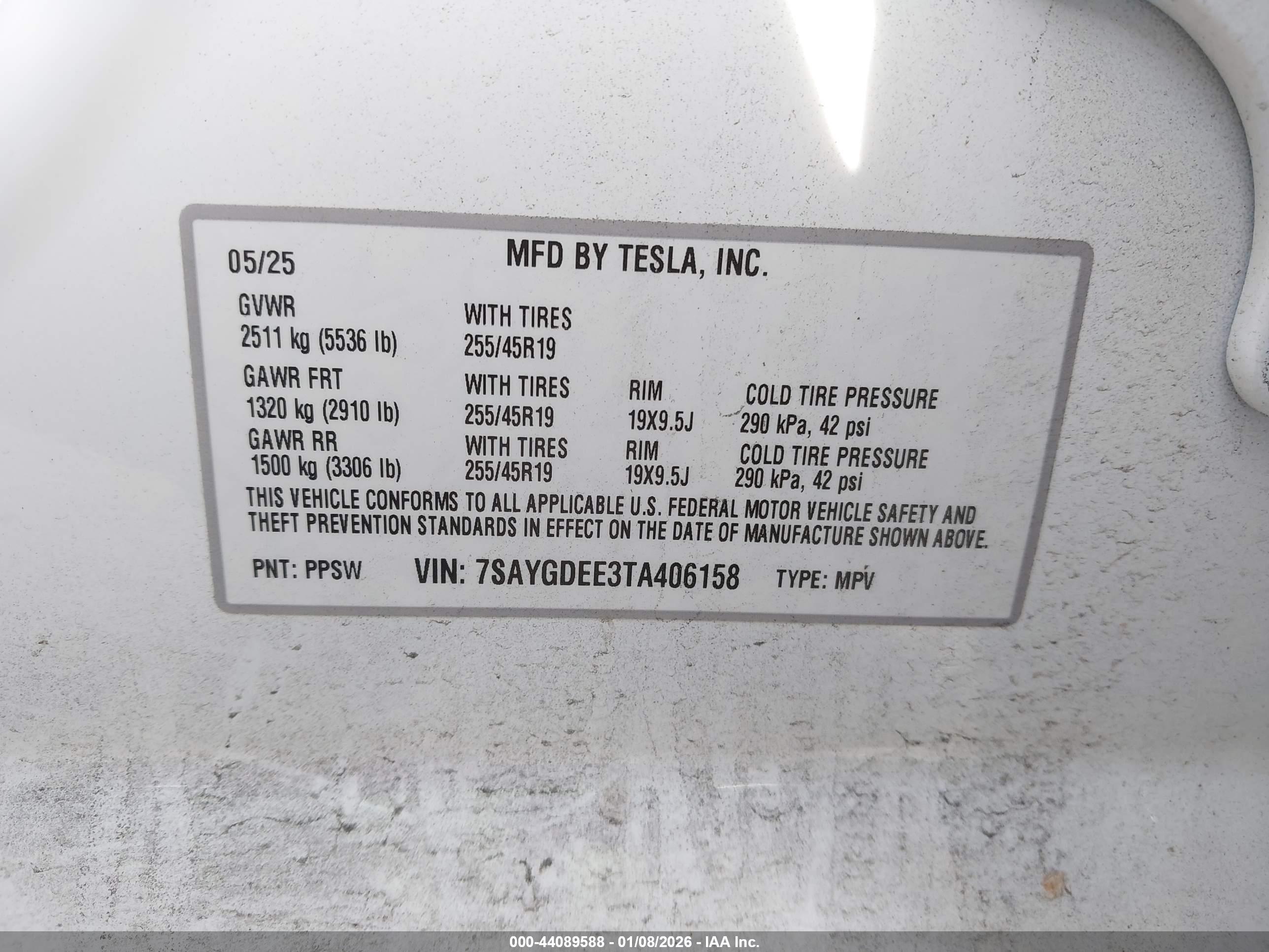 TESLA MODEL image 9