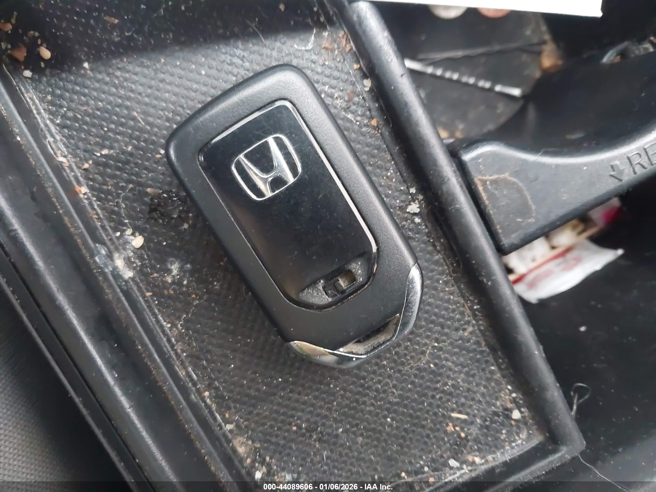 HONDA CR-V image 11