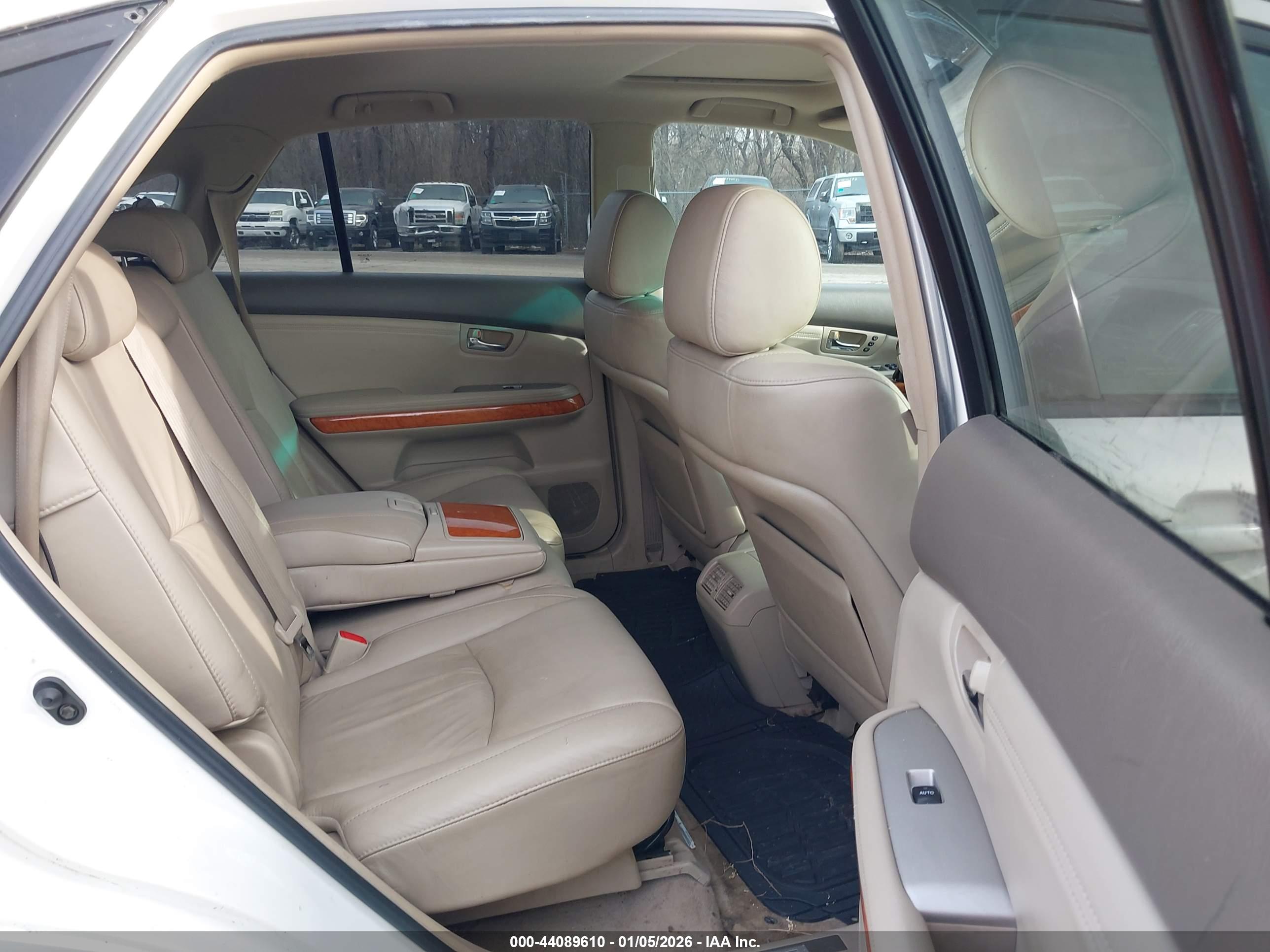 LEXUS RX image 8