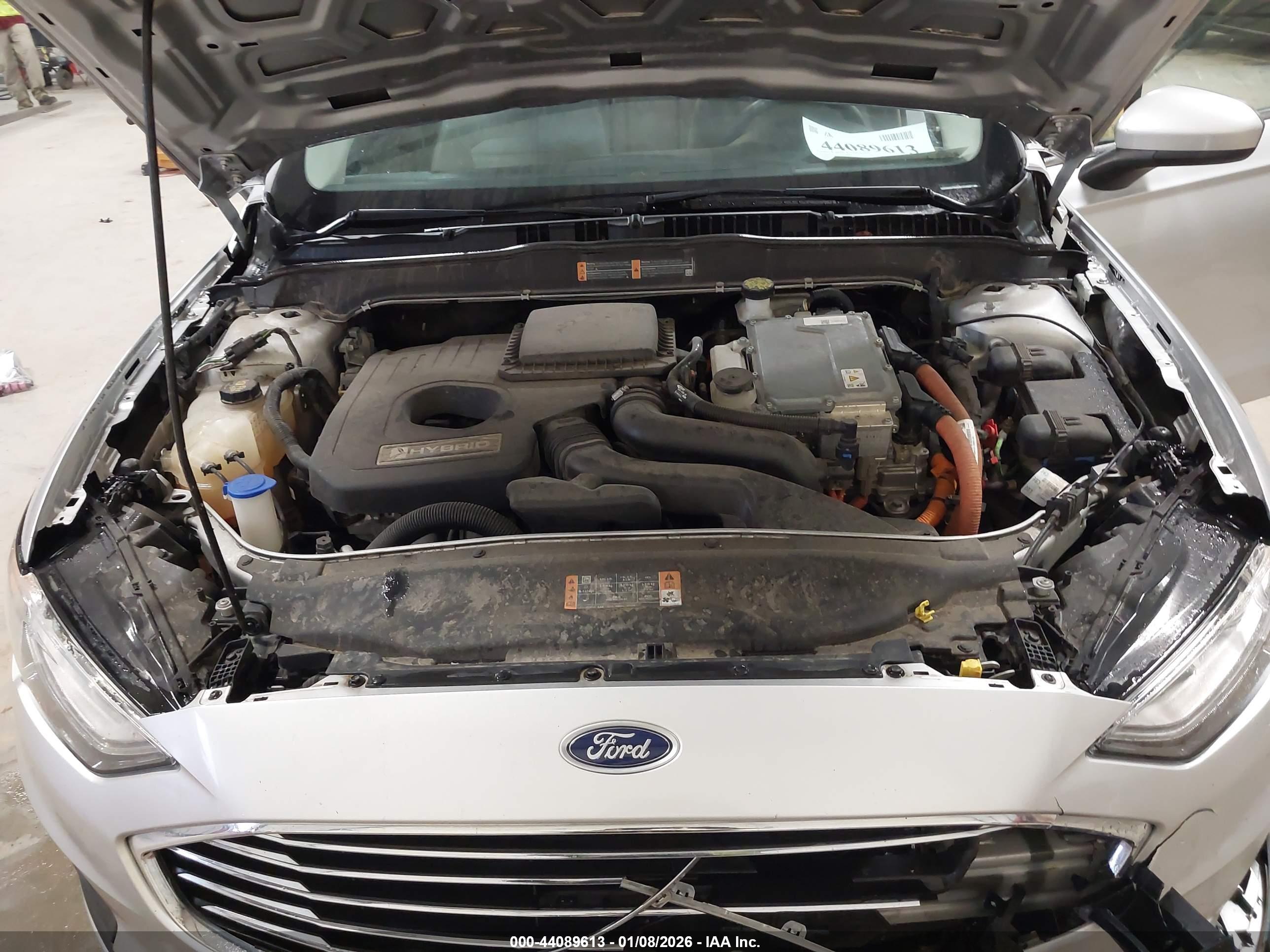 FORD FUSION image 10