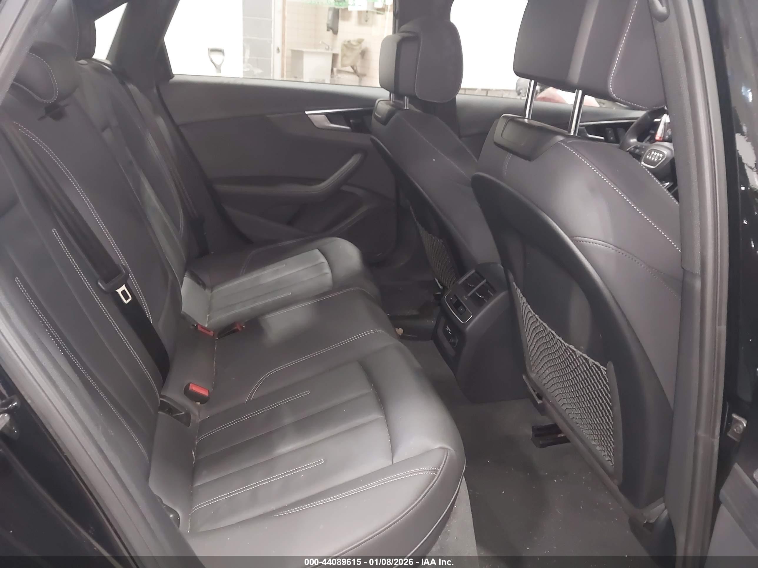 AUDI A4 image 8