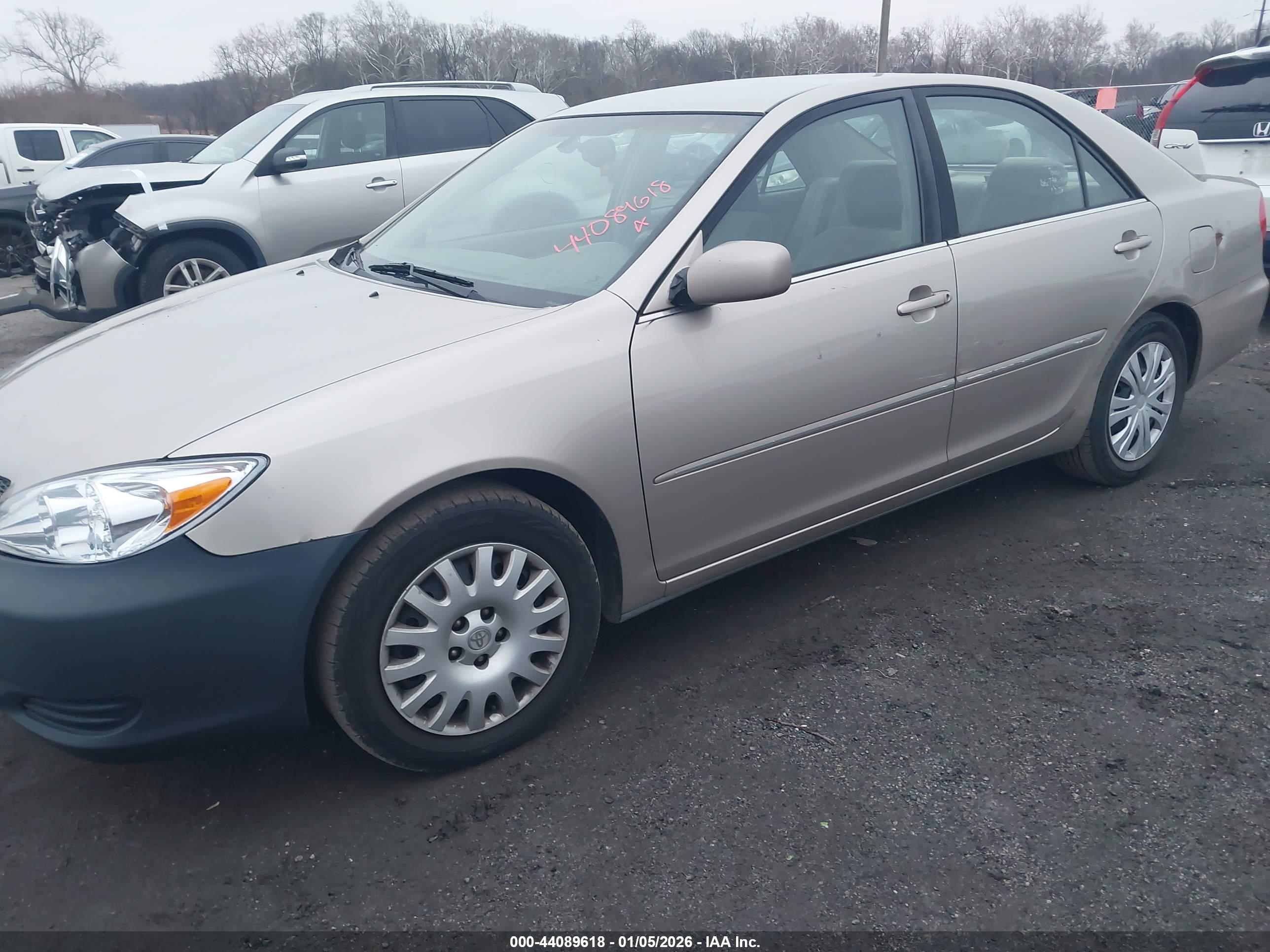 TOYOTA CAMRY image 6