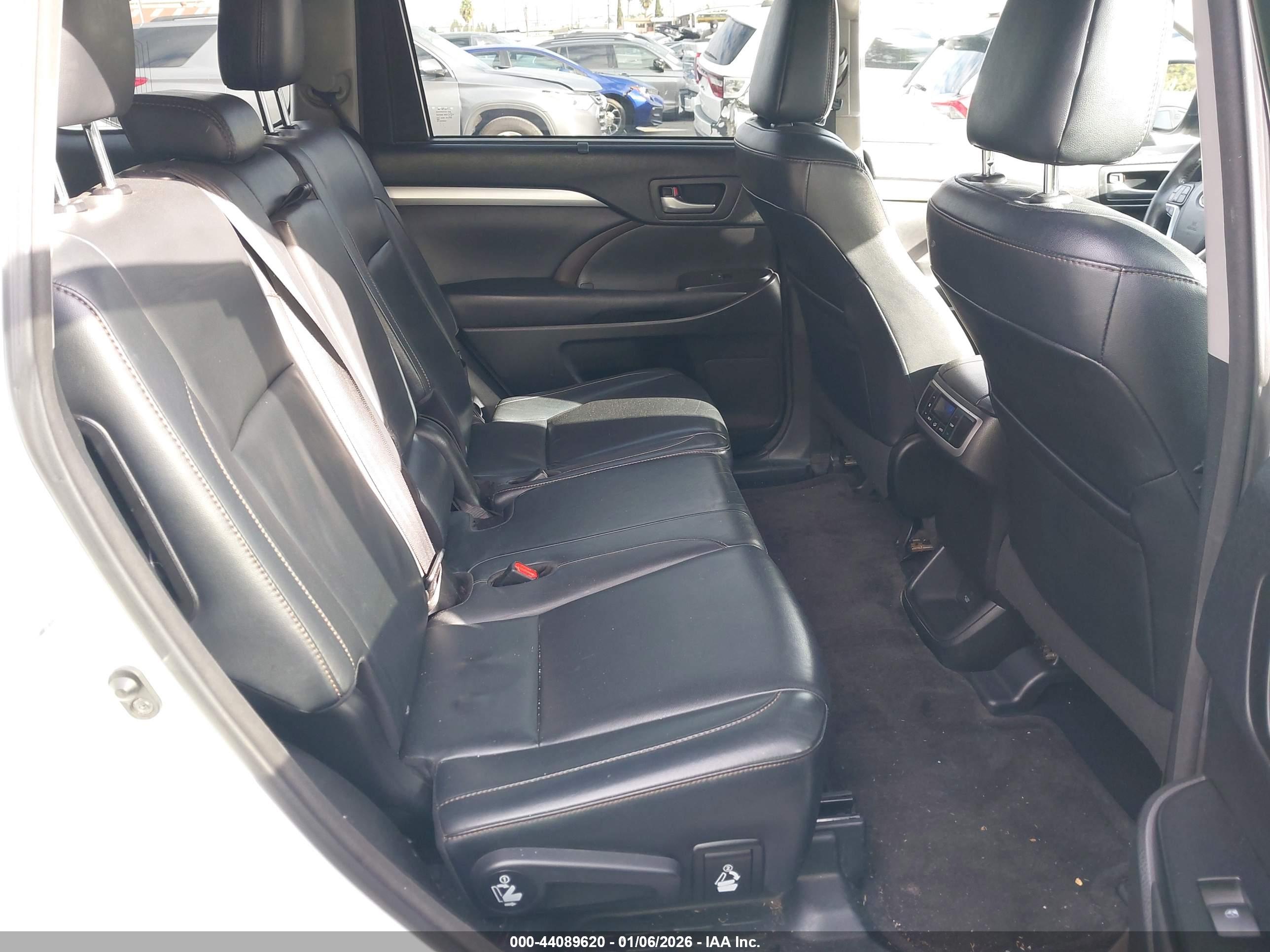 TOYOTA HIGHLANDER image 8