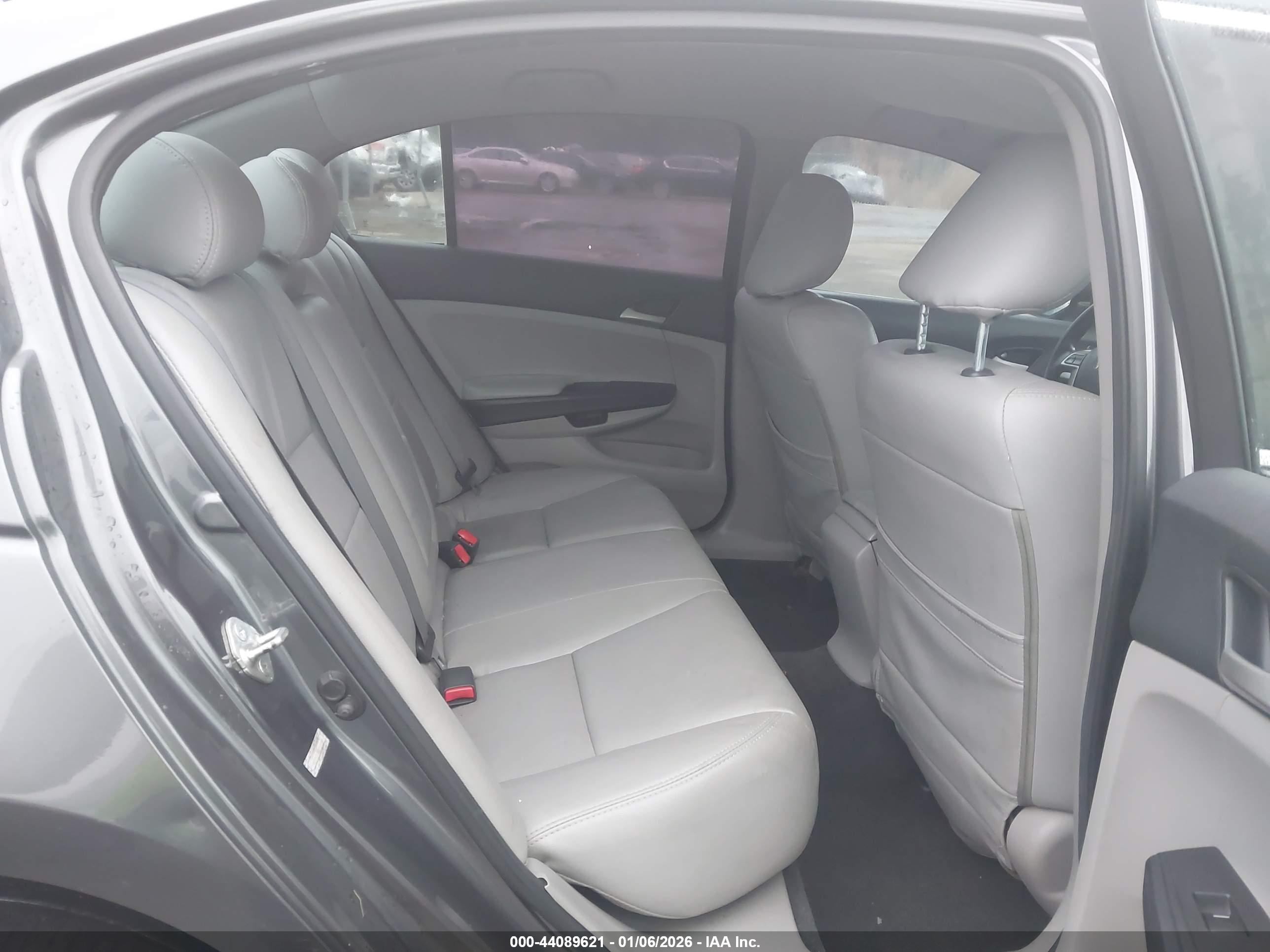 HONDA ACCORD image 8