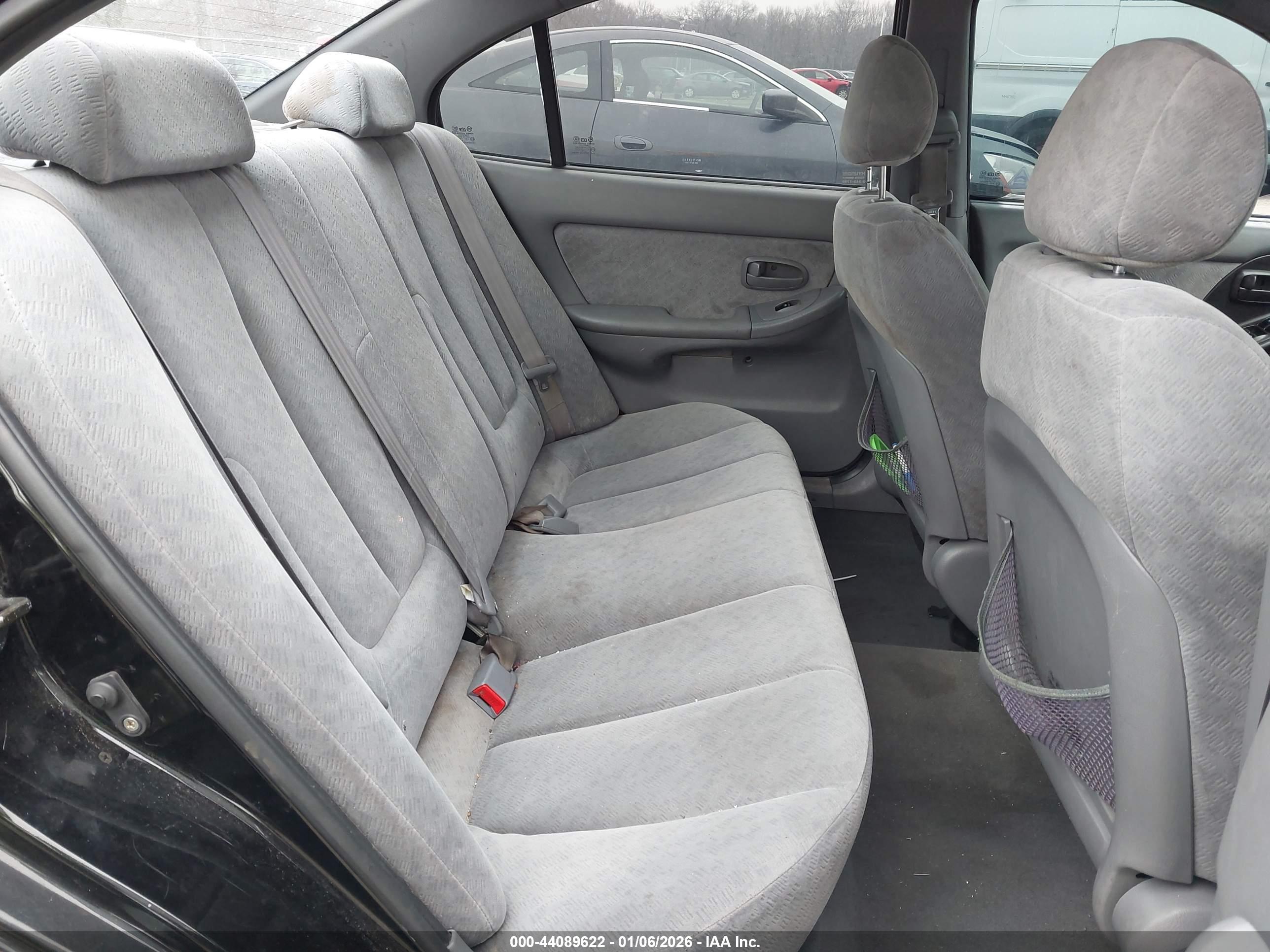 HYUNDAI ELANTRA image 8