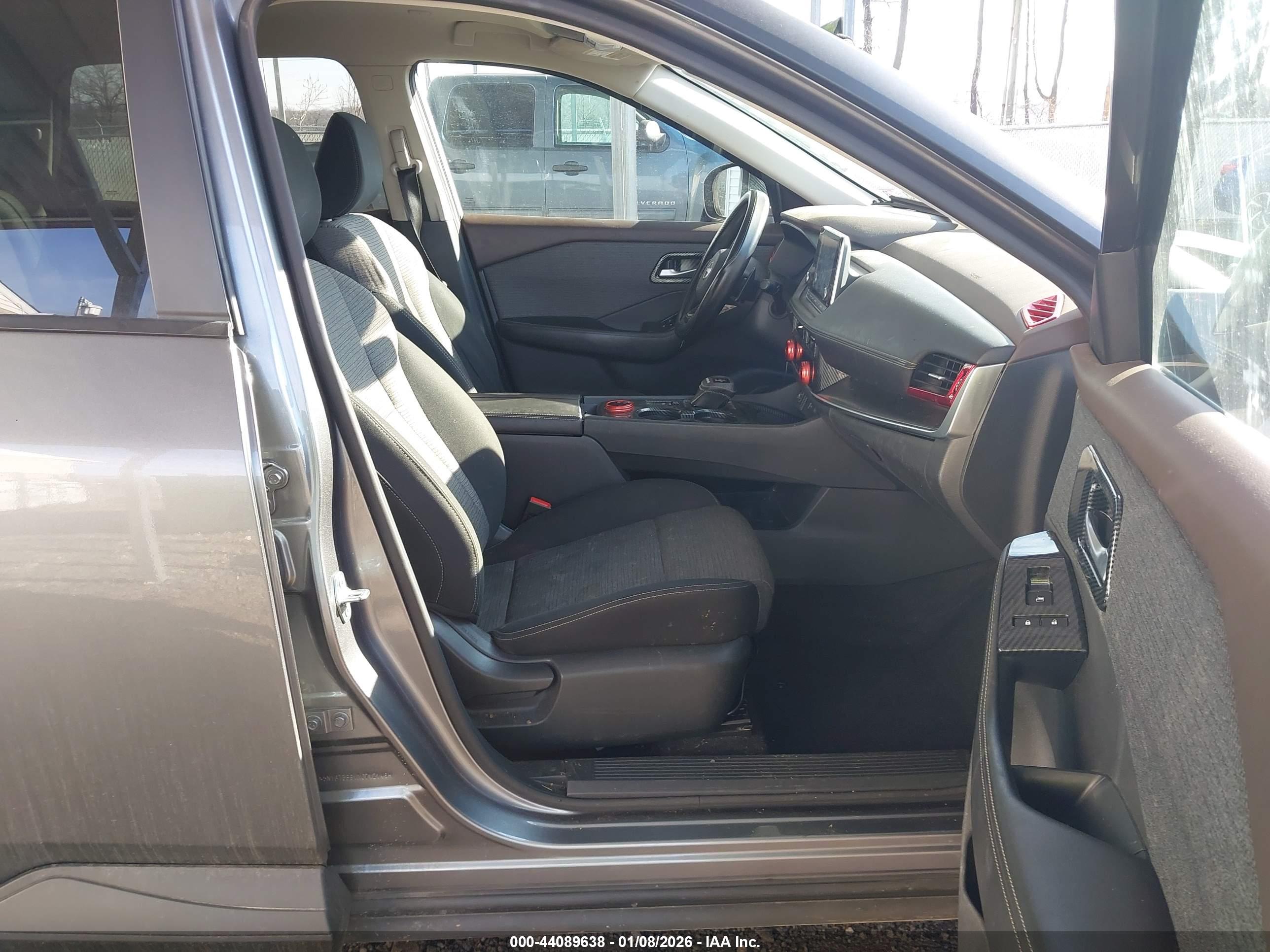 NISSAN ROGUE image 5