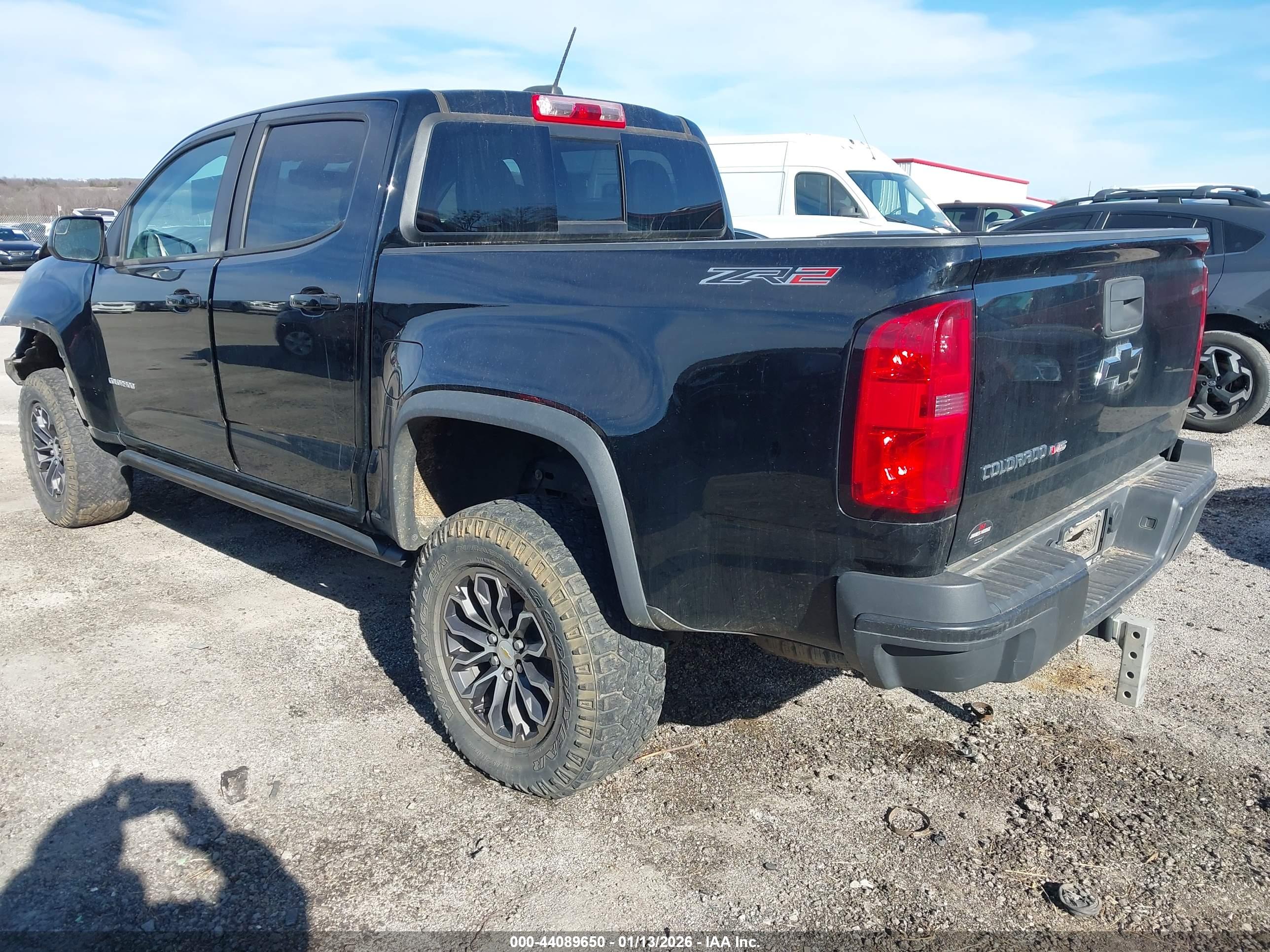 CHEVROLET COLORADO image 3