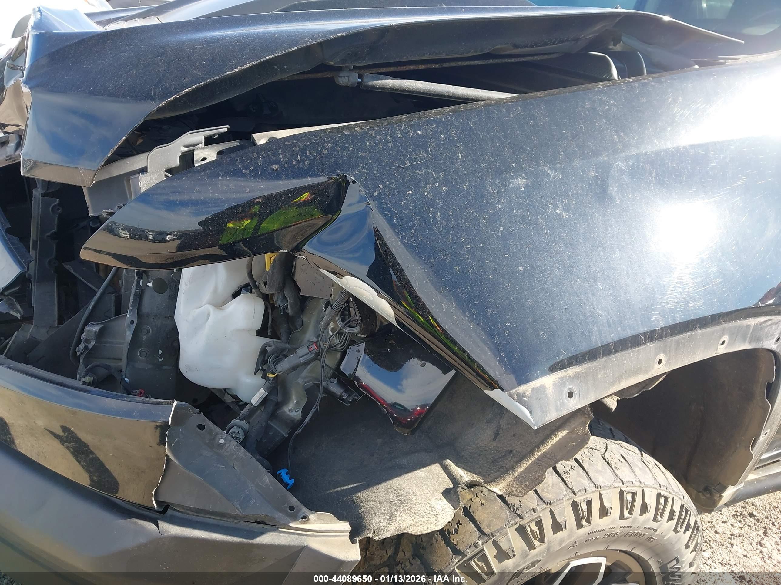 CHEVROLET COLORADO image 6