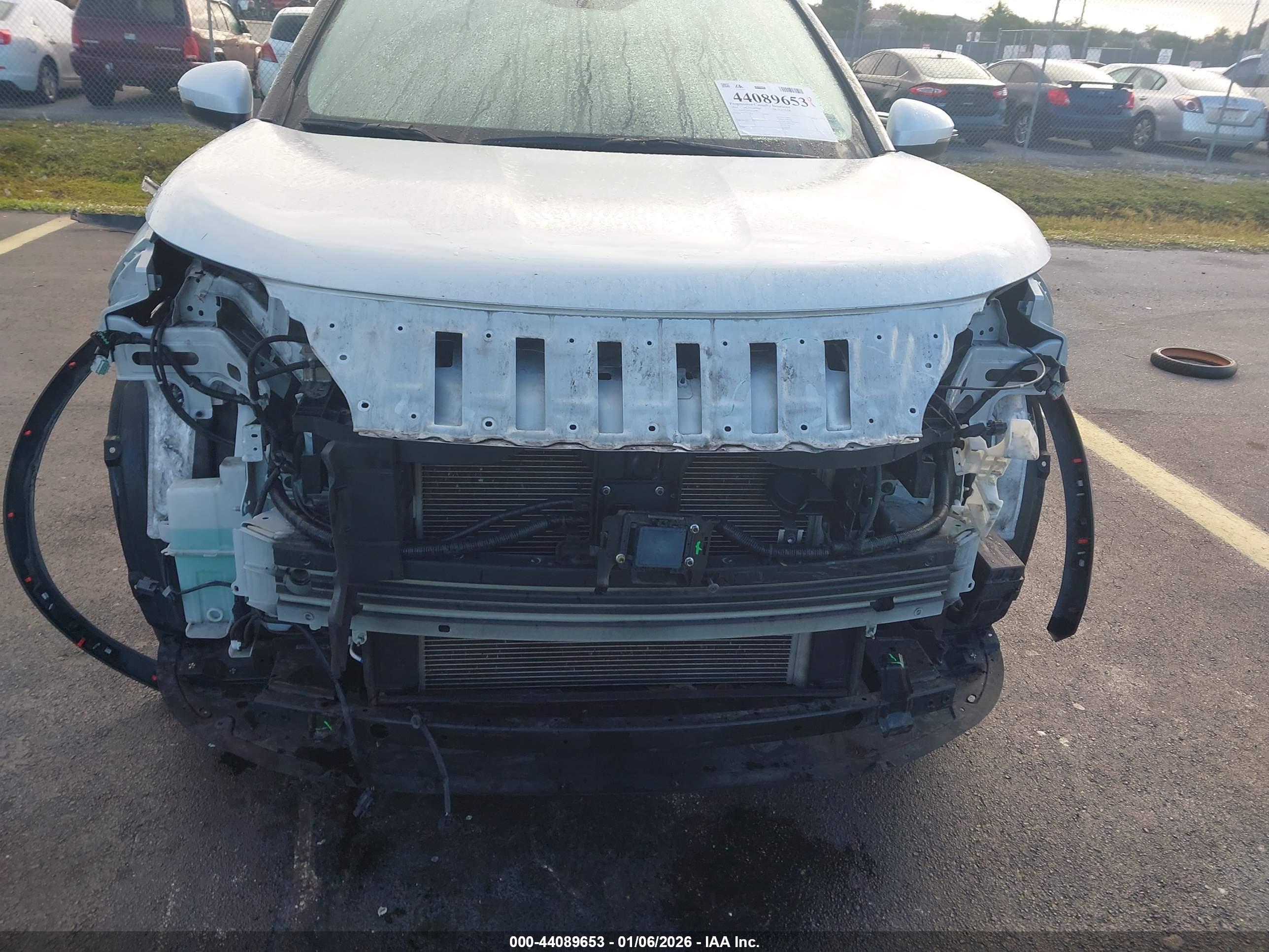 MITSUBISHI OUTLANDER image 6