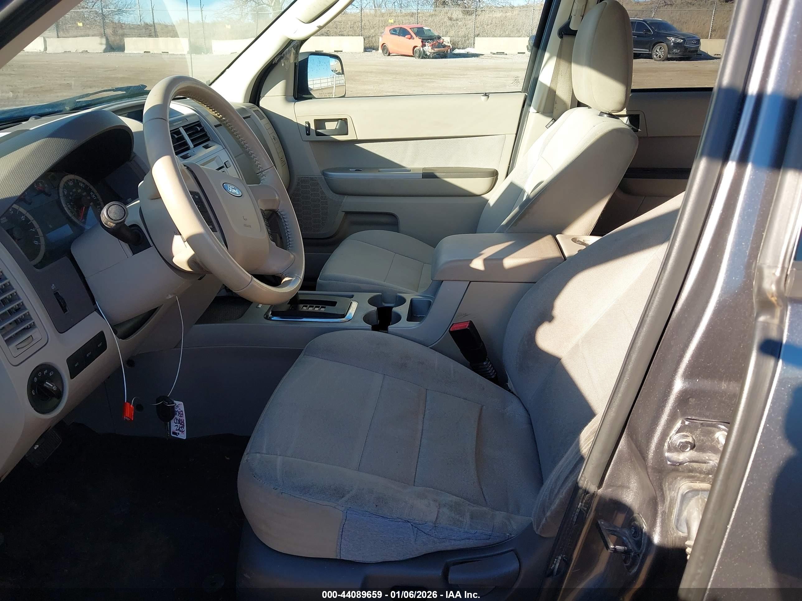 FORD ESCAPE image 5