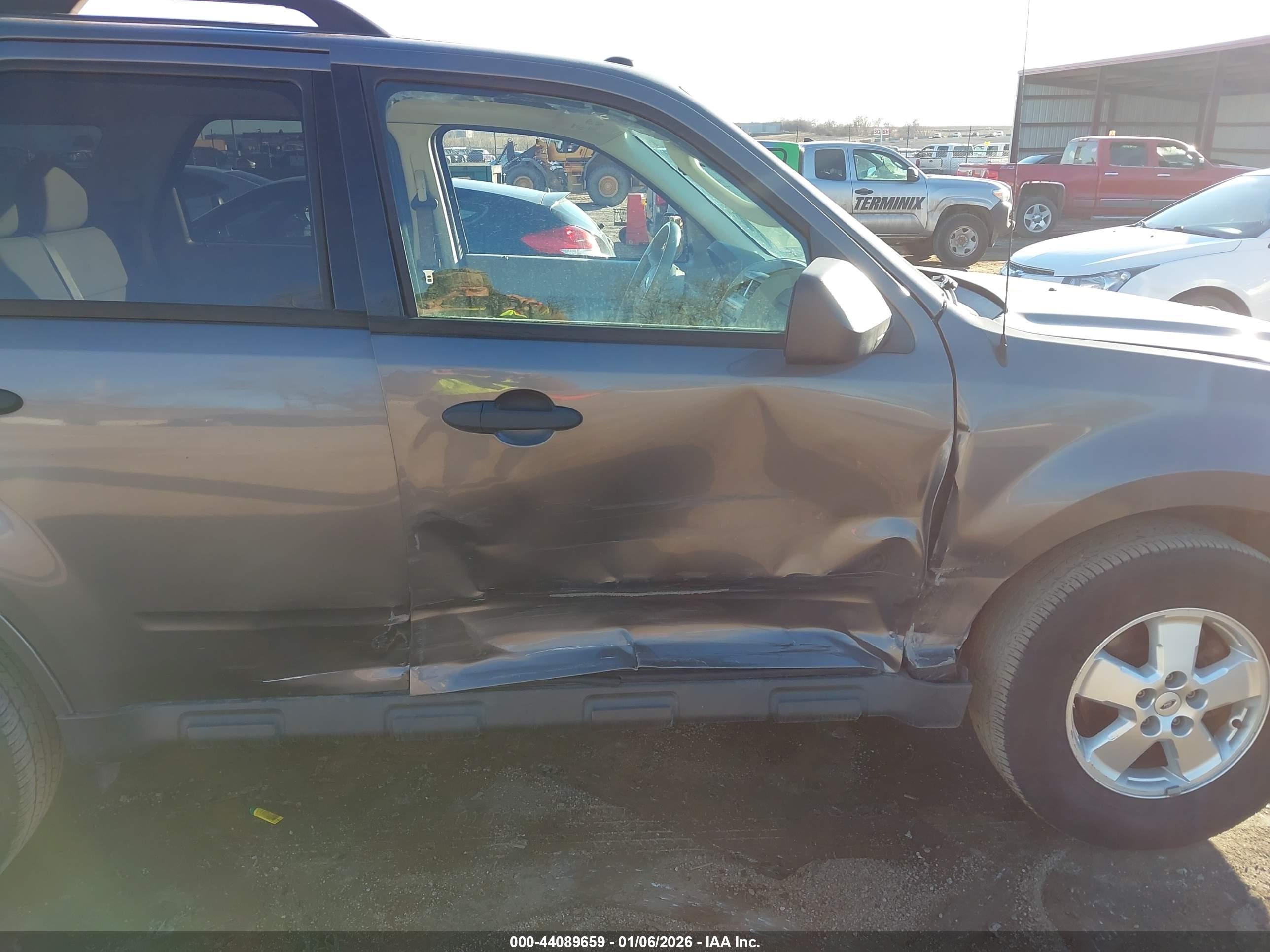 FORD ESCAPE image 6