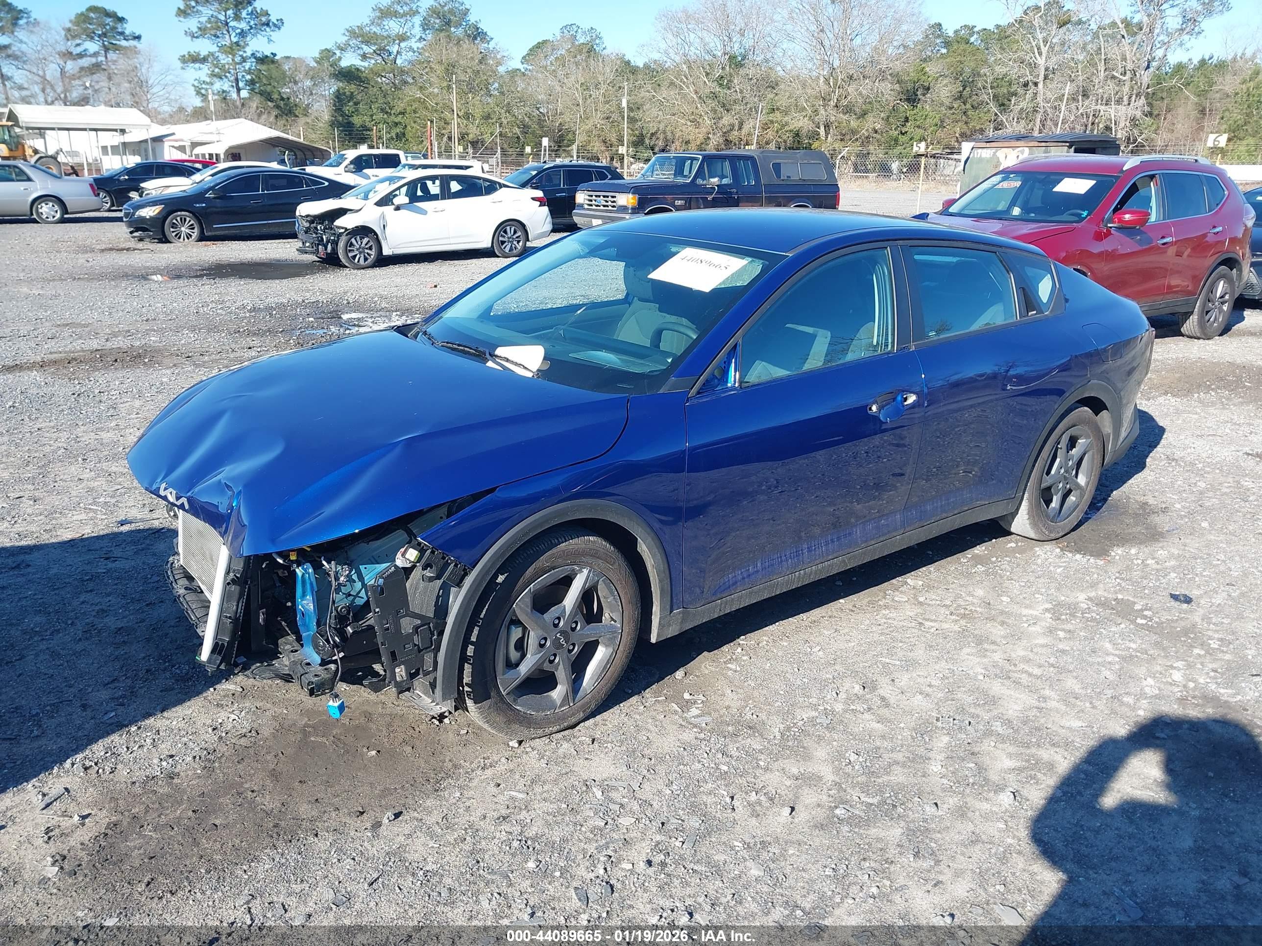 KIA K4 image 2