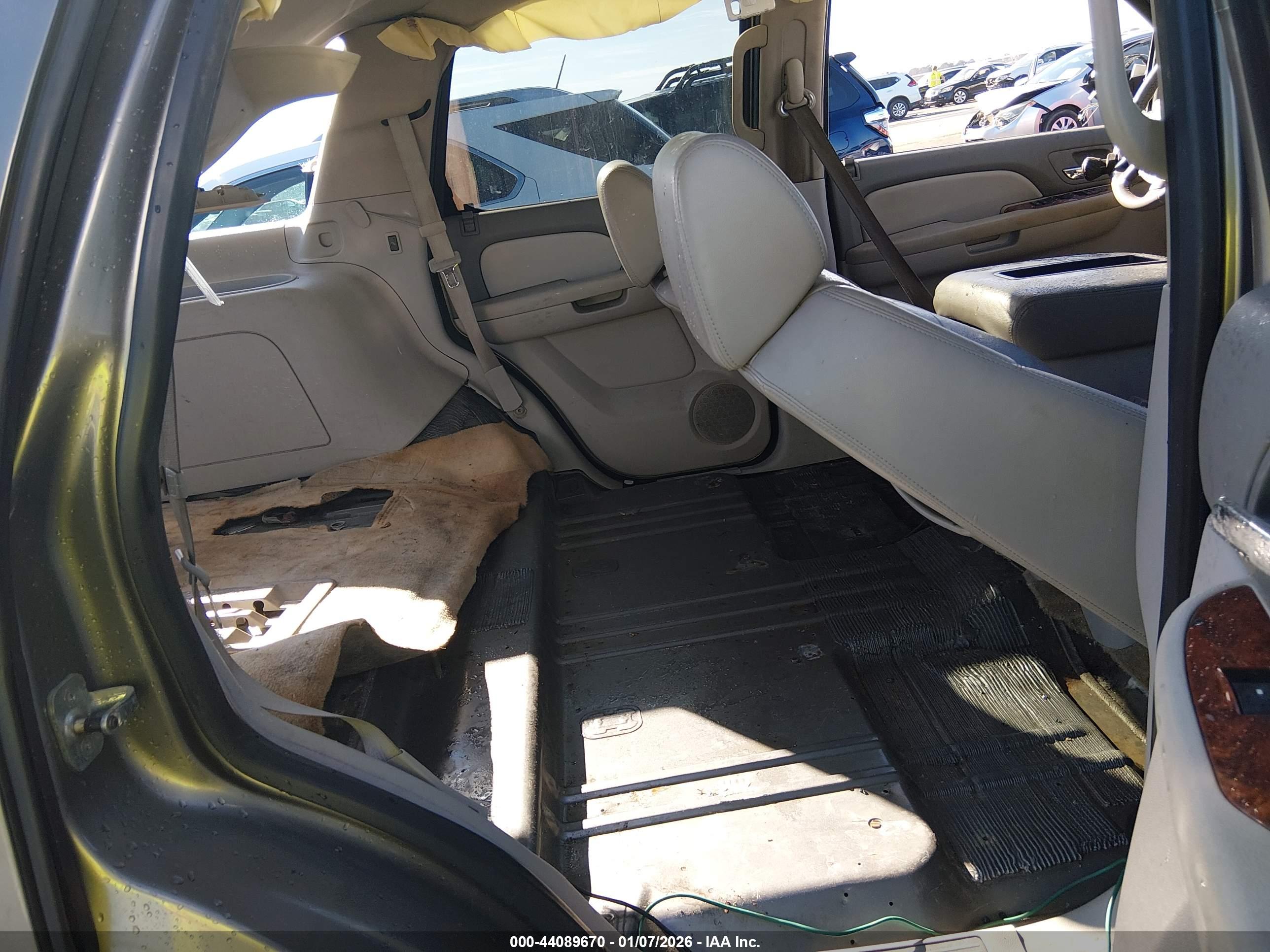 CHEVROLET TAHOE image 8