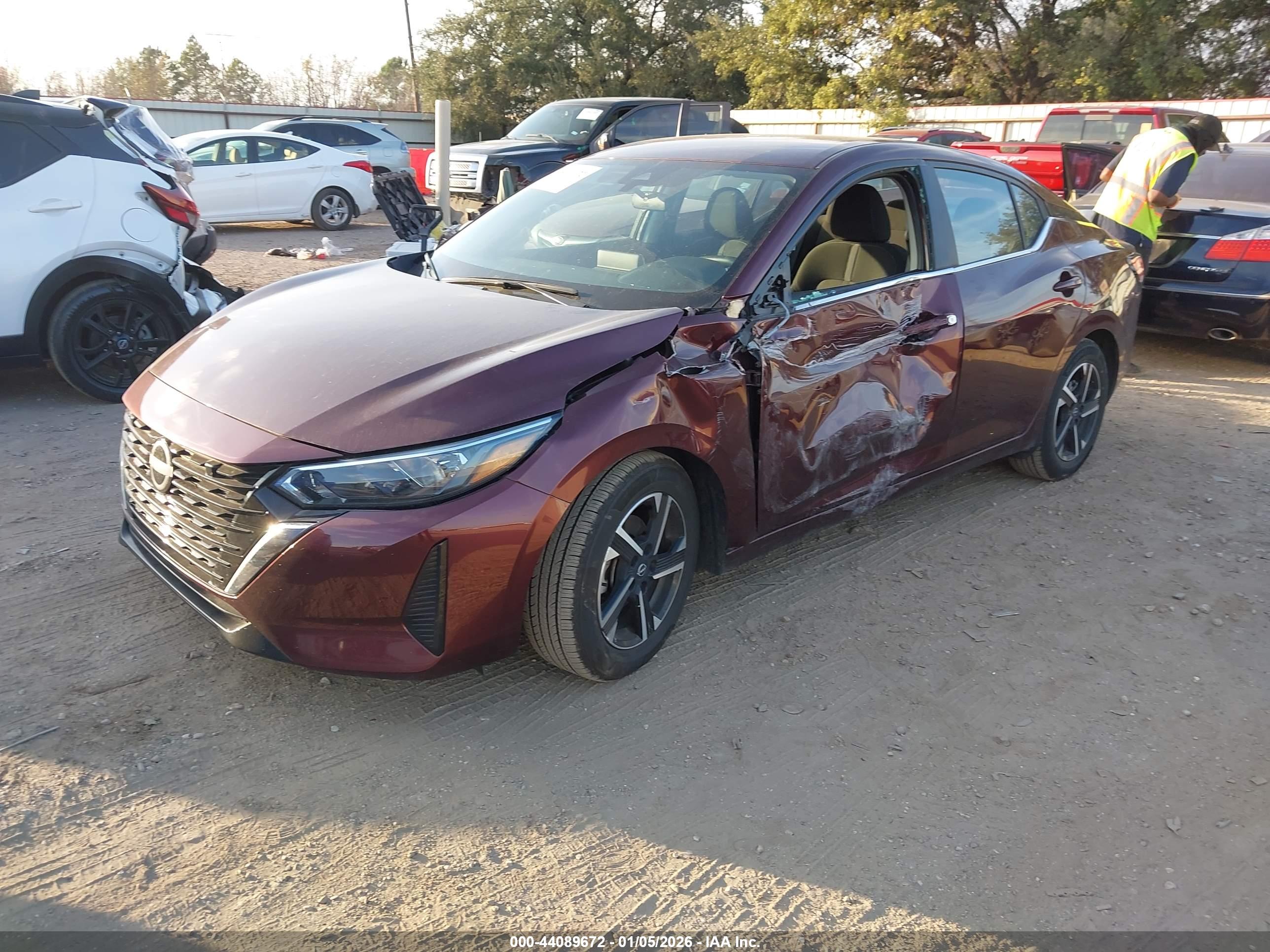 NISSAN SENTRA image 2