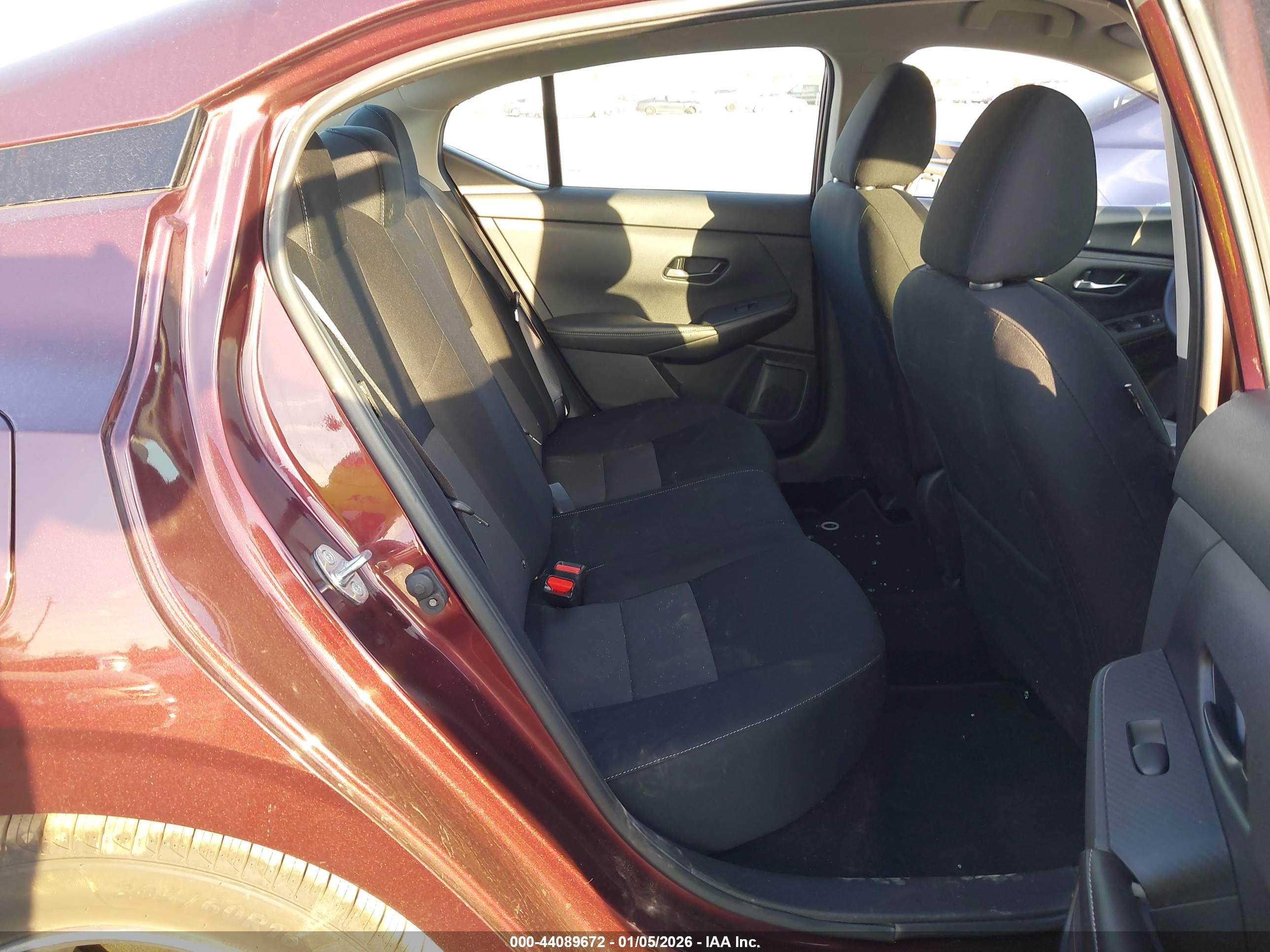 NISSAN SENTRA image 8