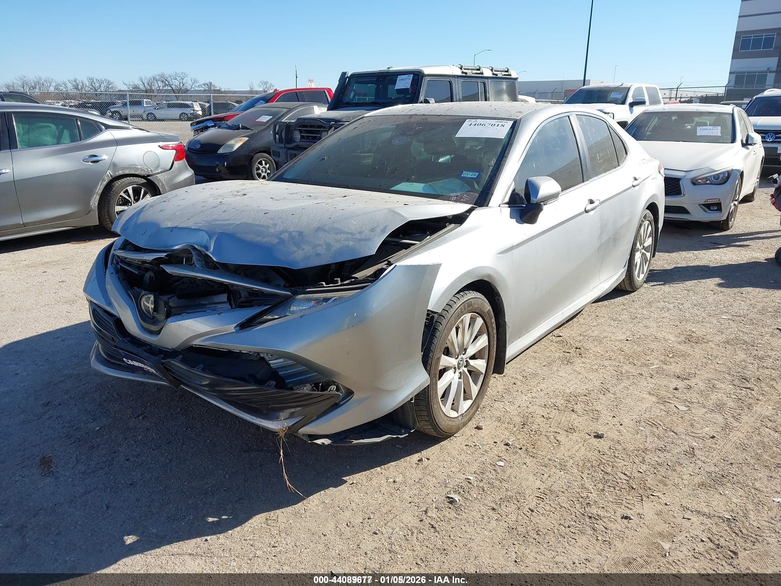 TOYOTA CAMRY image 2