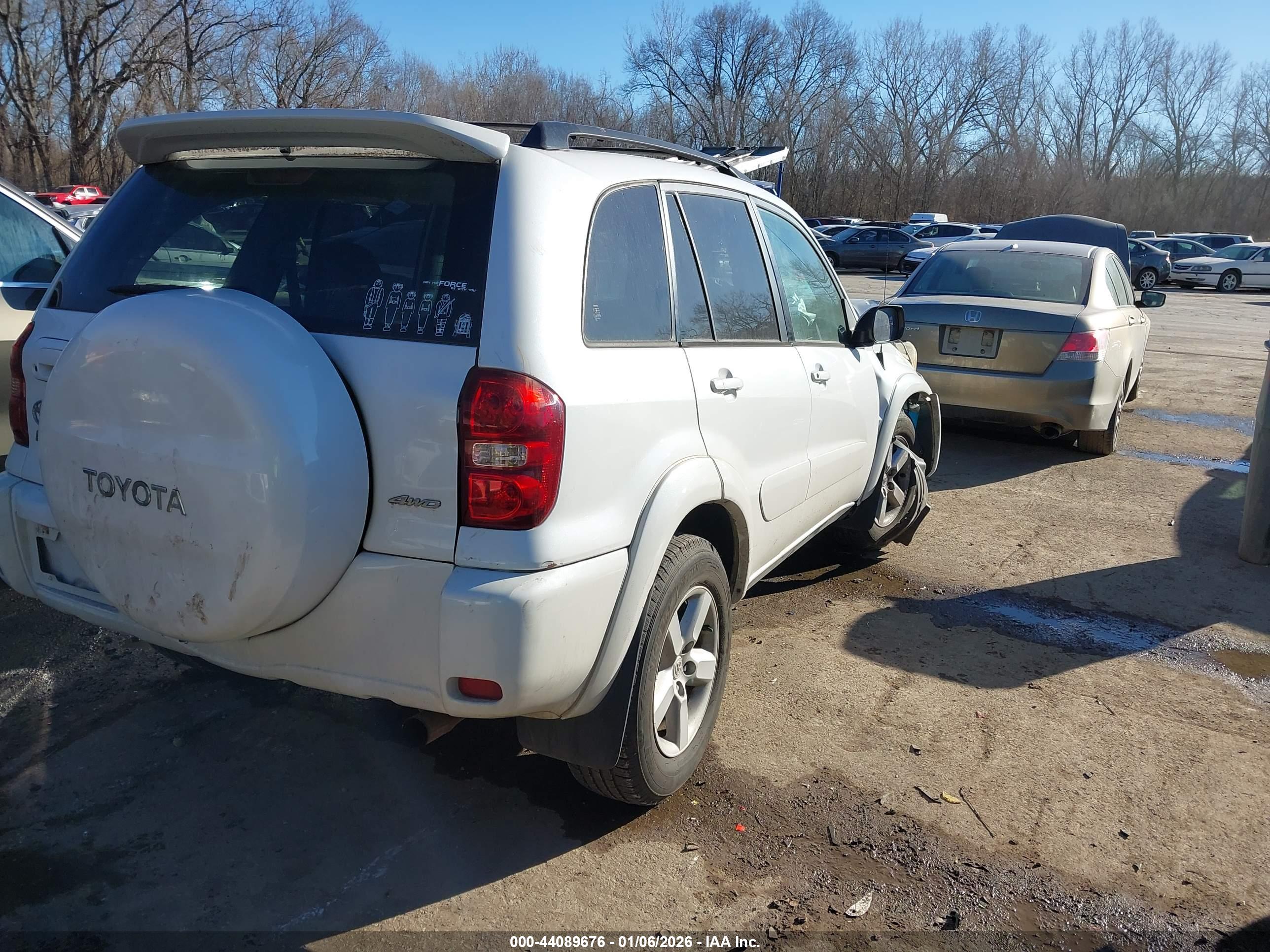 TOYOTA RAV4 image 4