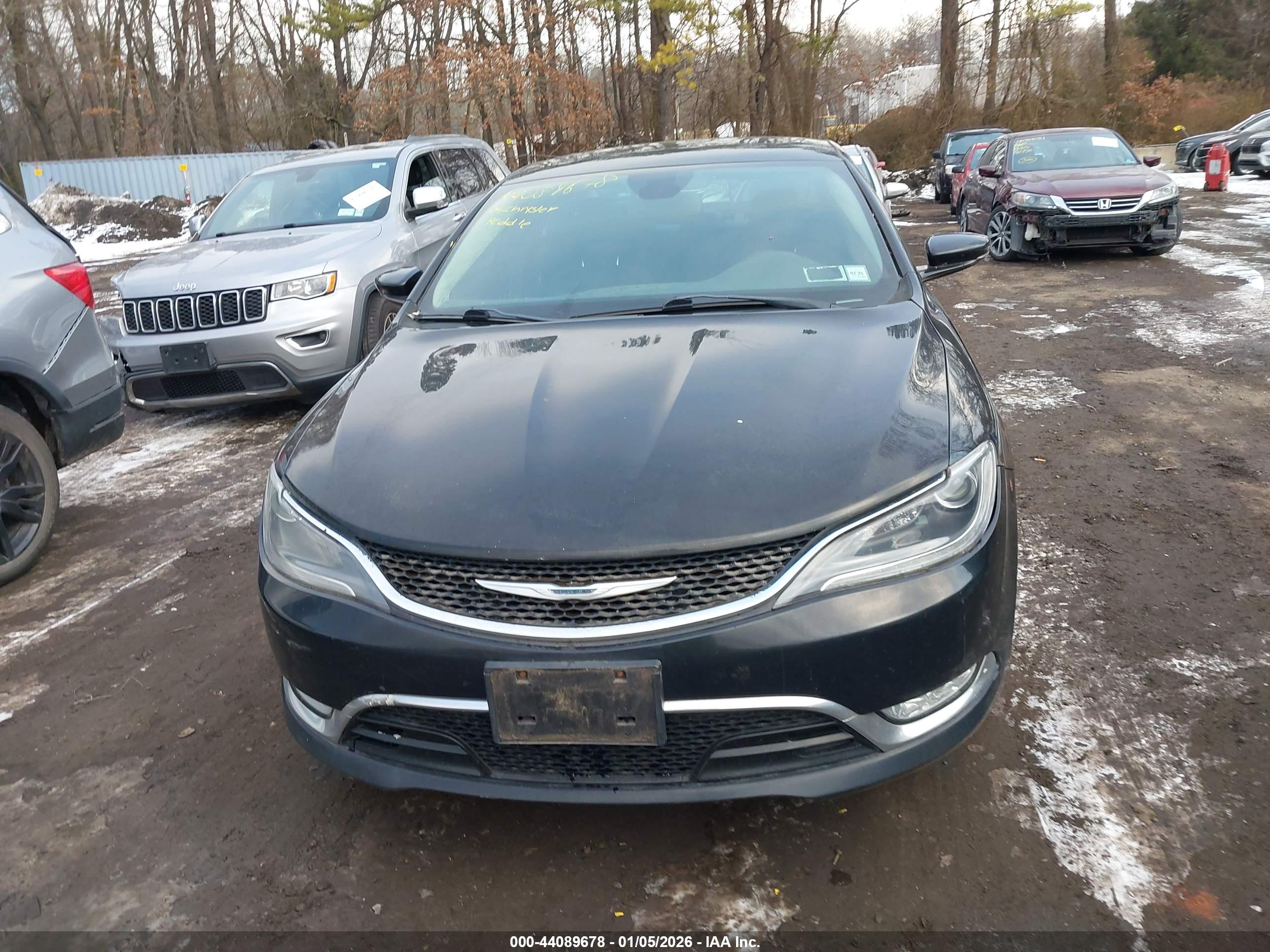 CHRYSLER 200 image 6