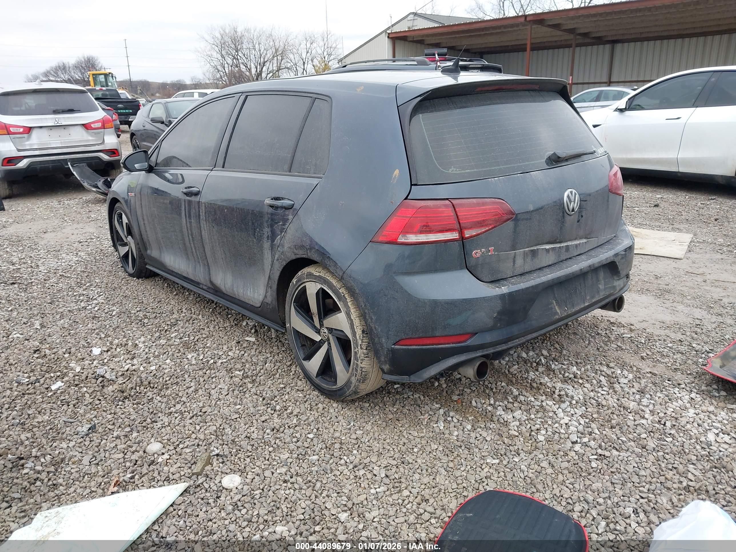 VOLKSWAGEN GOLF image 3