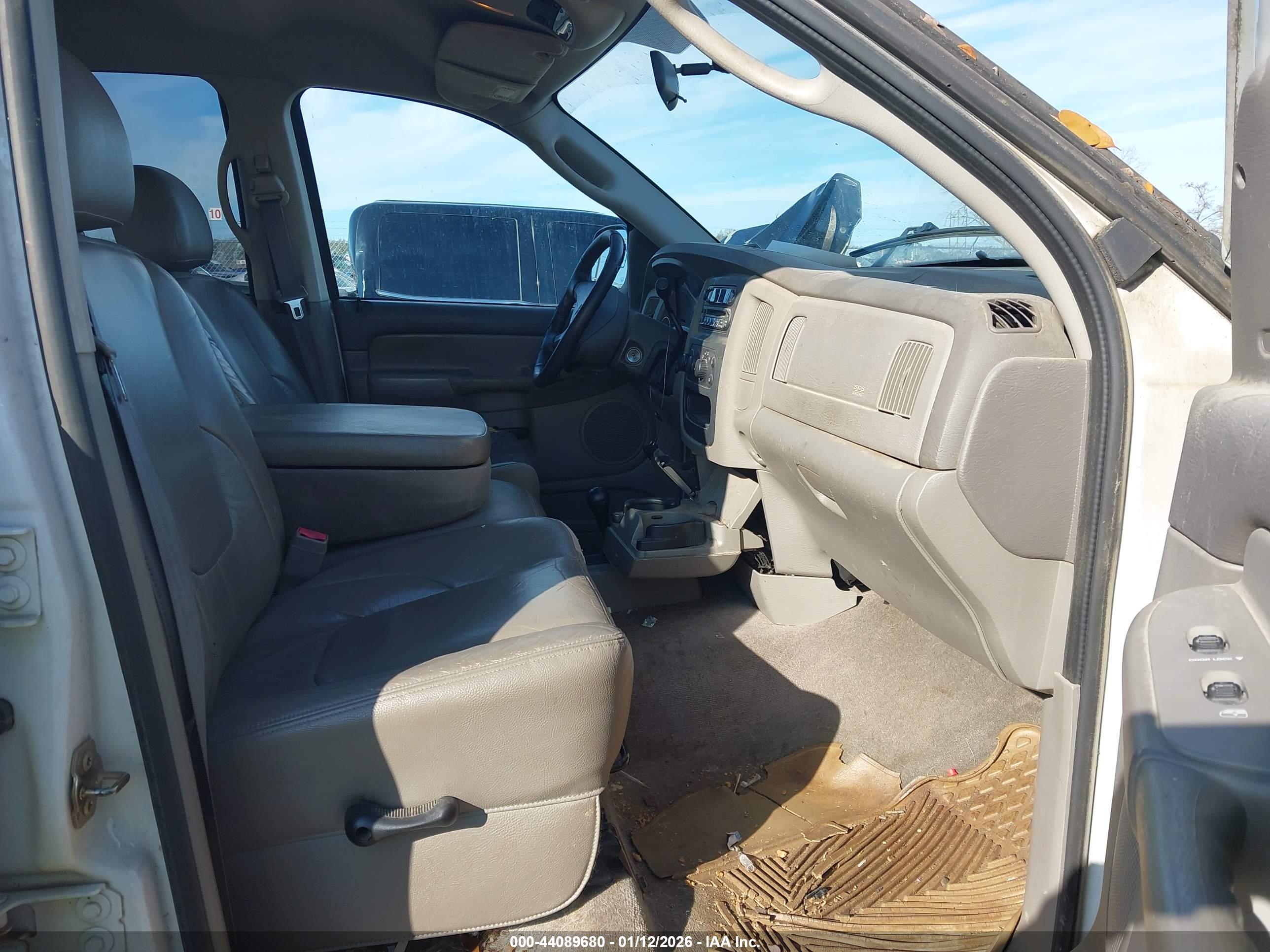 DODGE RAM image 5