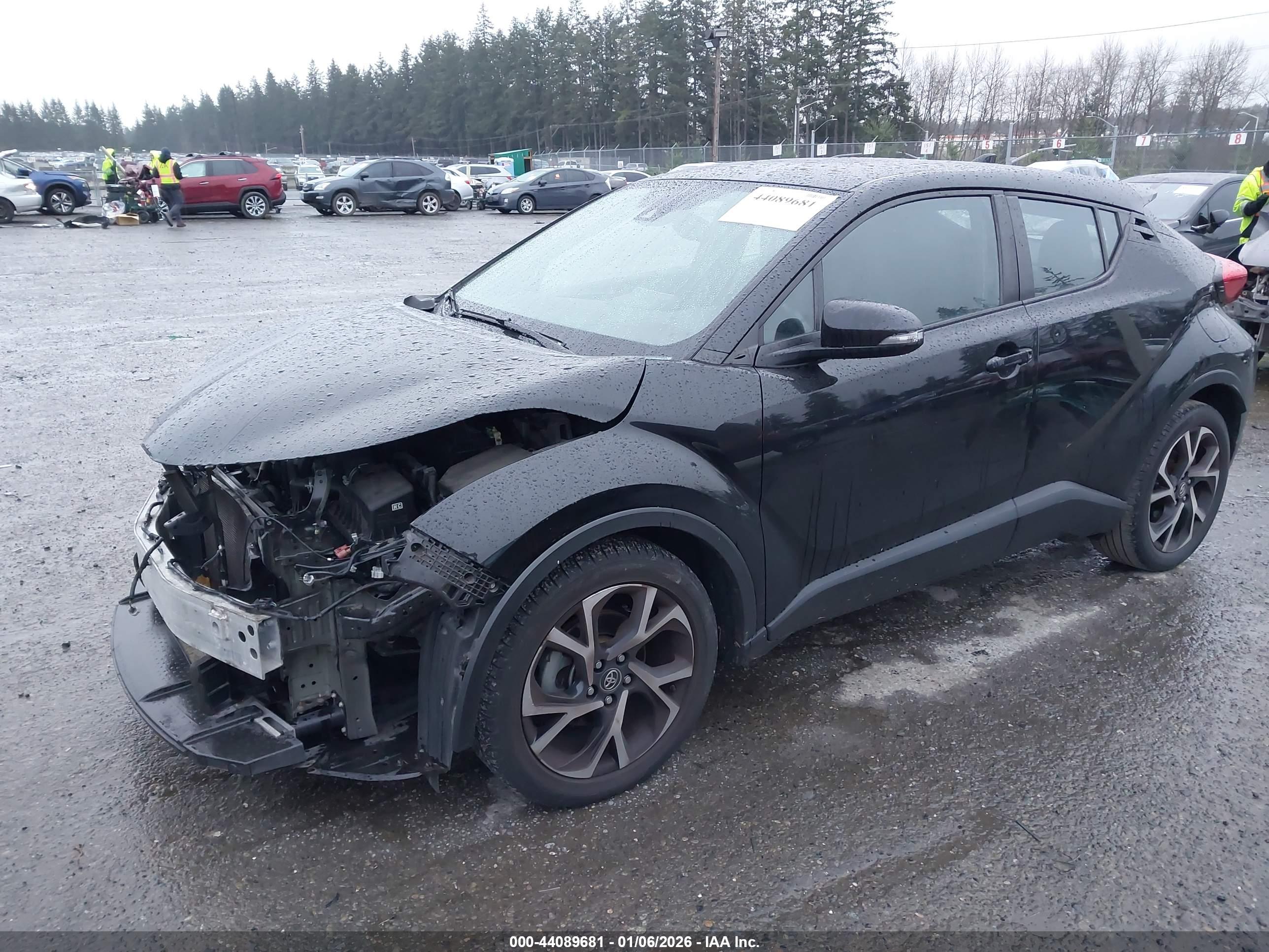 TOYOTA C-HR image 2