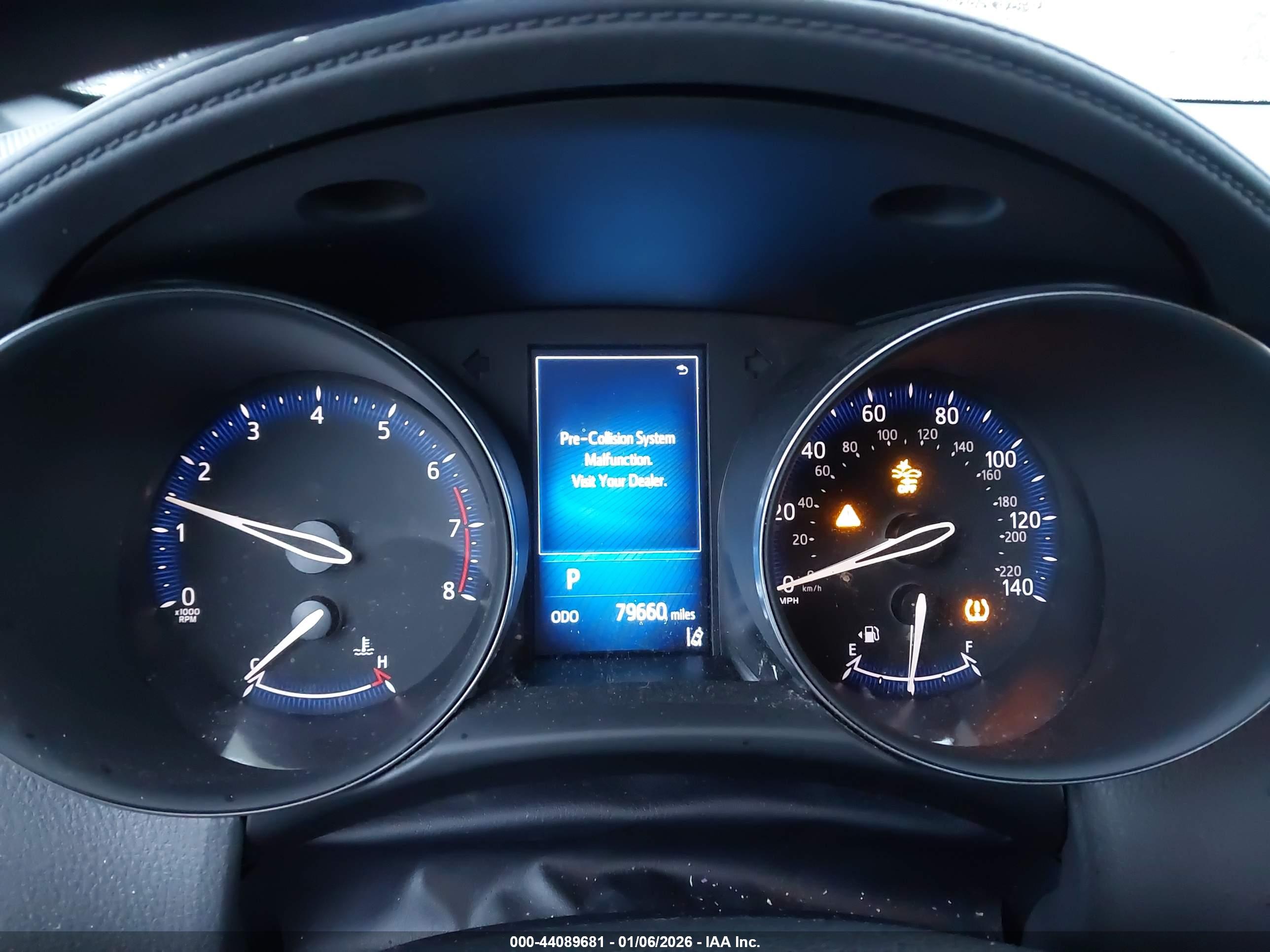 TOYOTA C-HR image 7