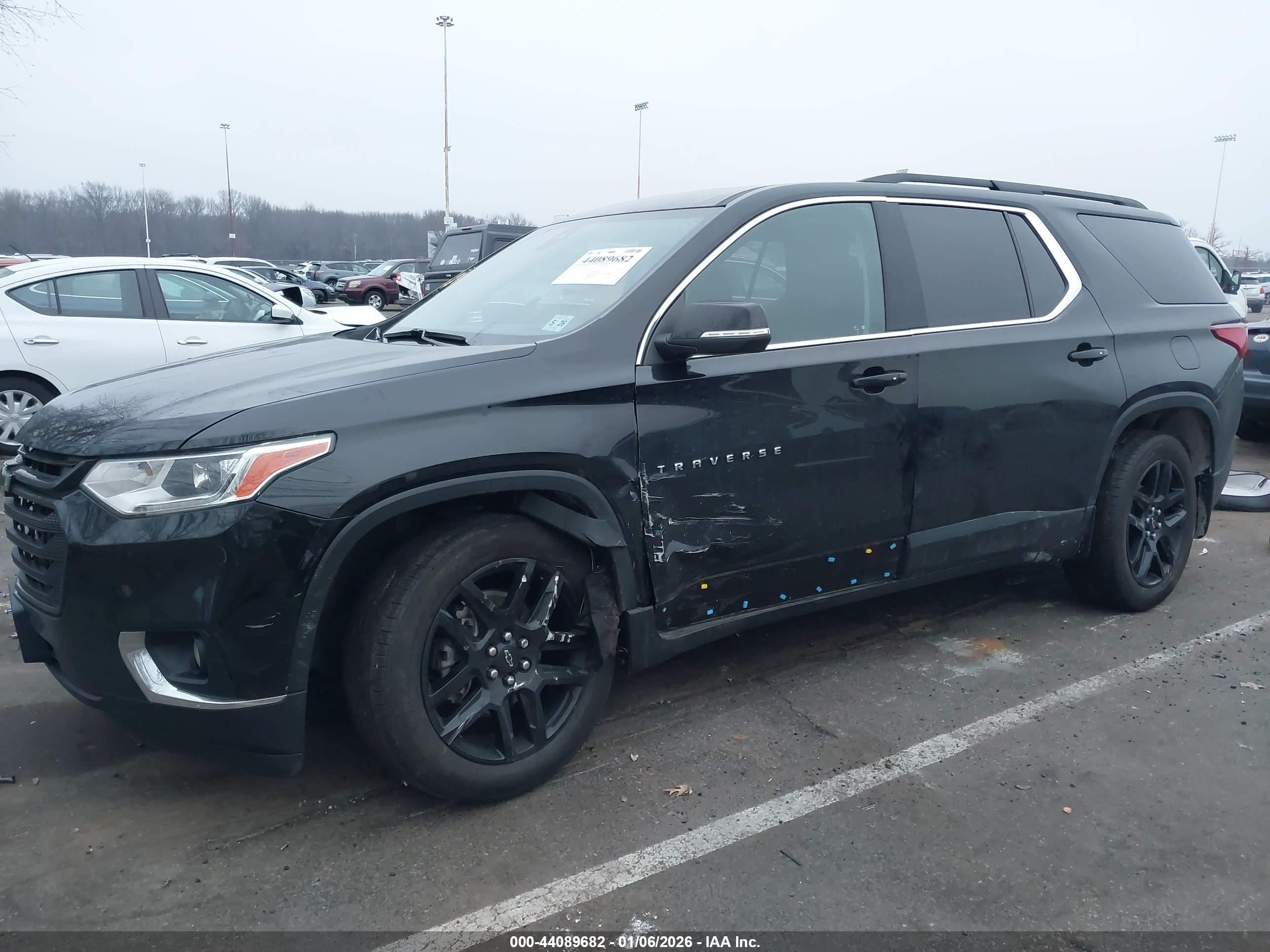 CHEVROLET TRAVERSE image 6