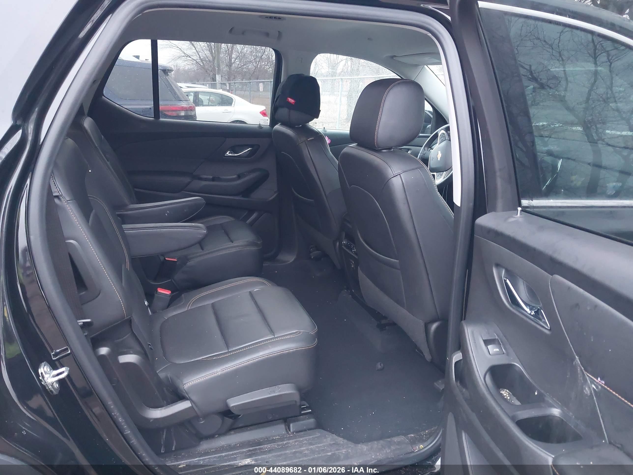 CHEVROLET TRAVERSE image 8