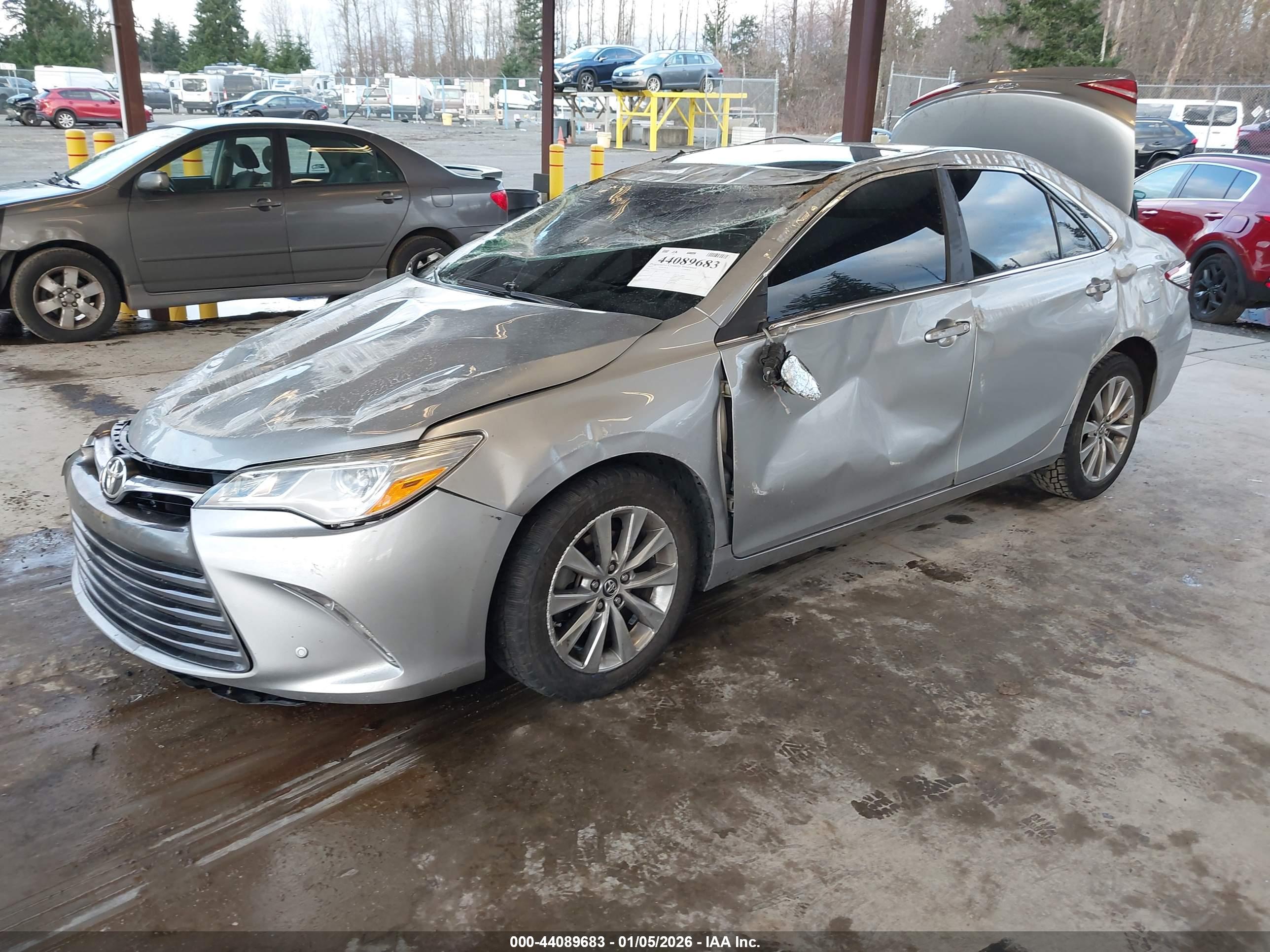 TOYOTA CAMRY image 2