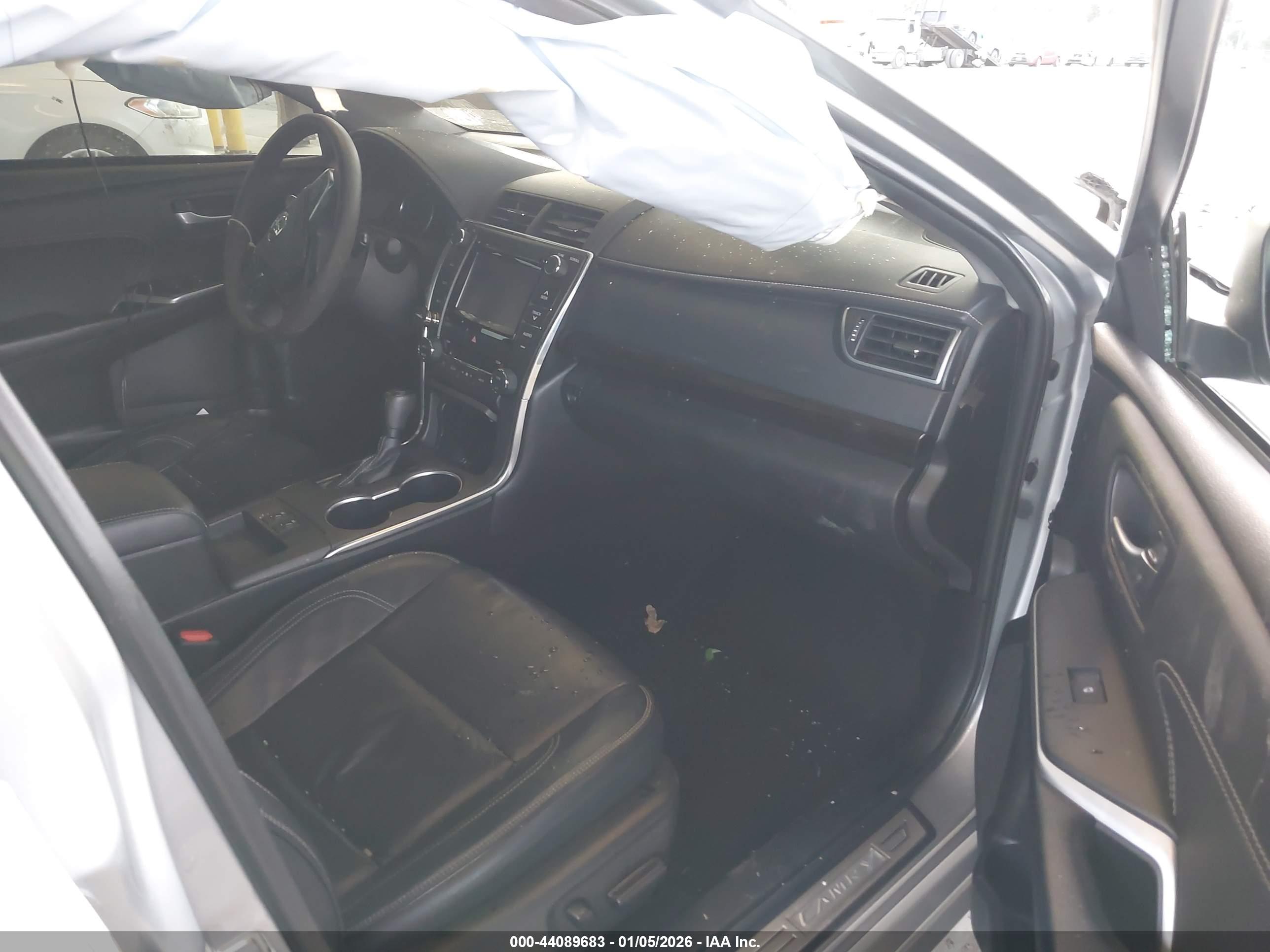 TOYOTA CAMRY image 5