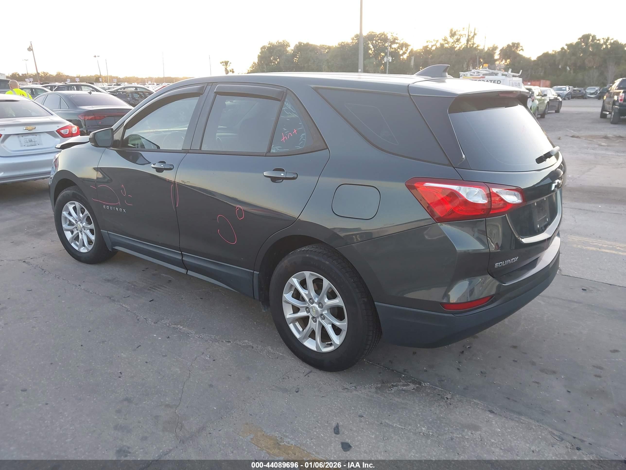 CHEVROLET EQUINOX image 3