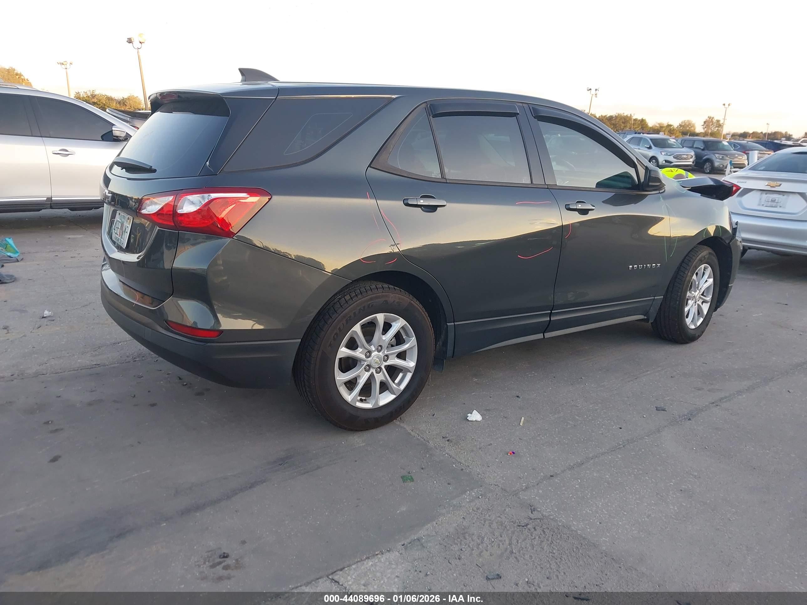 CHEVROLET EQUINOX image 4