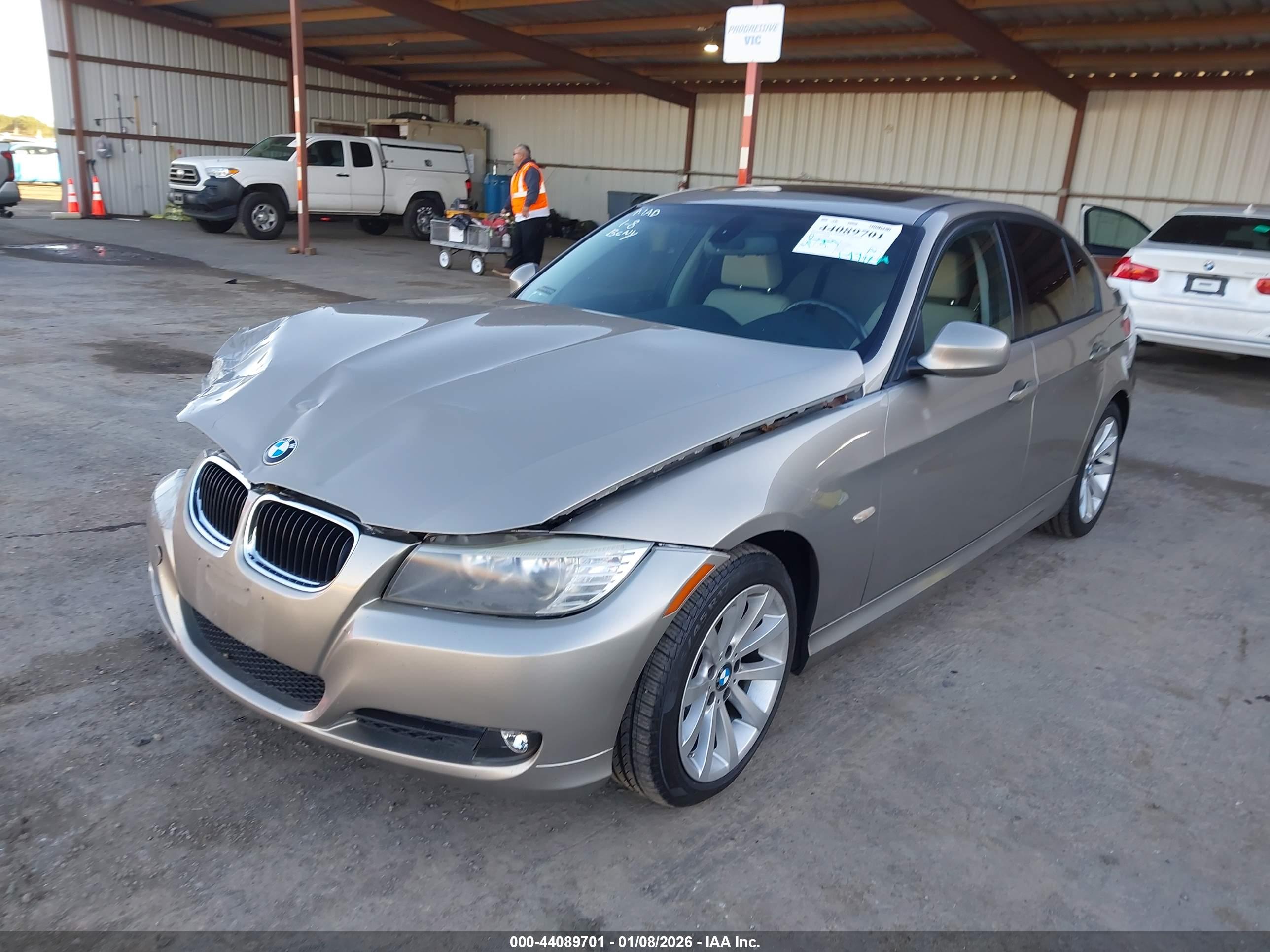 BMW 328I image 2