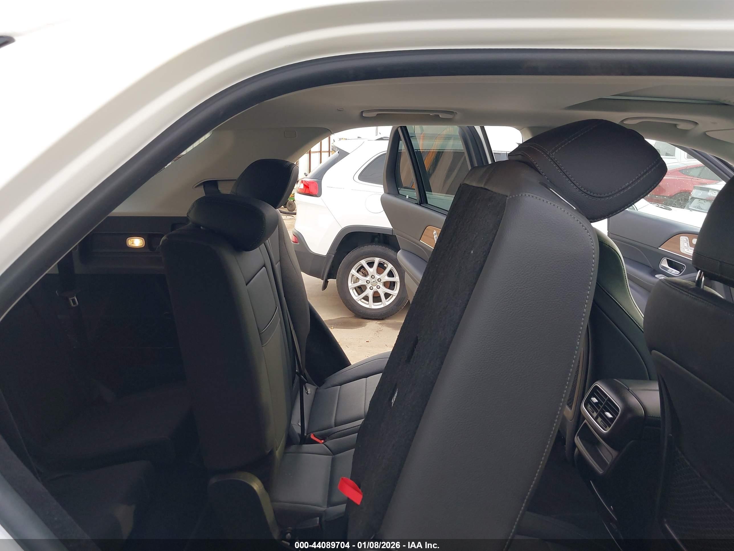 MERCEDES-BENZ GLE image 8