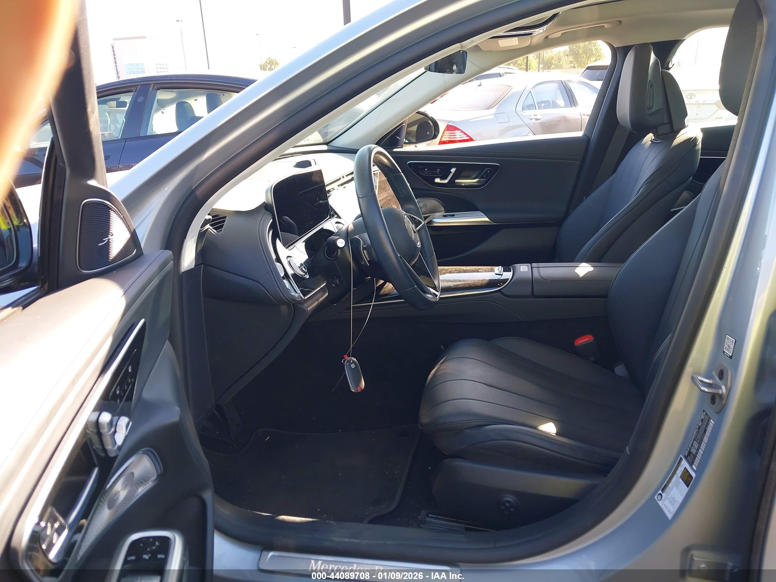 MERCEDES-BENZ E image 5
