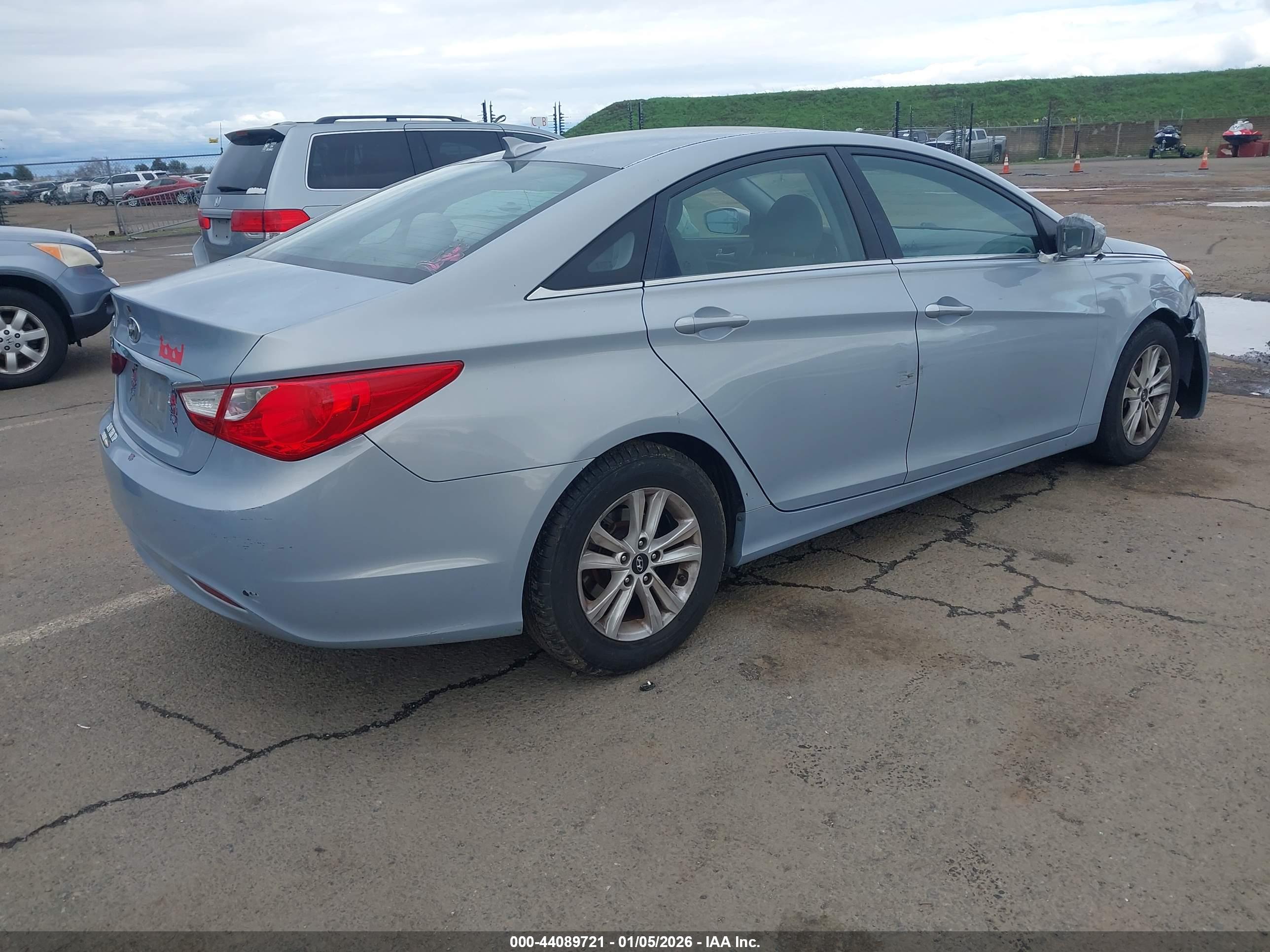 HYUNDAI SONATA image 4