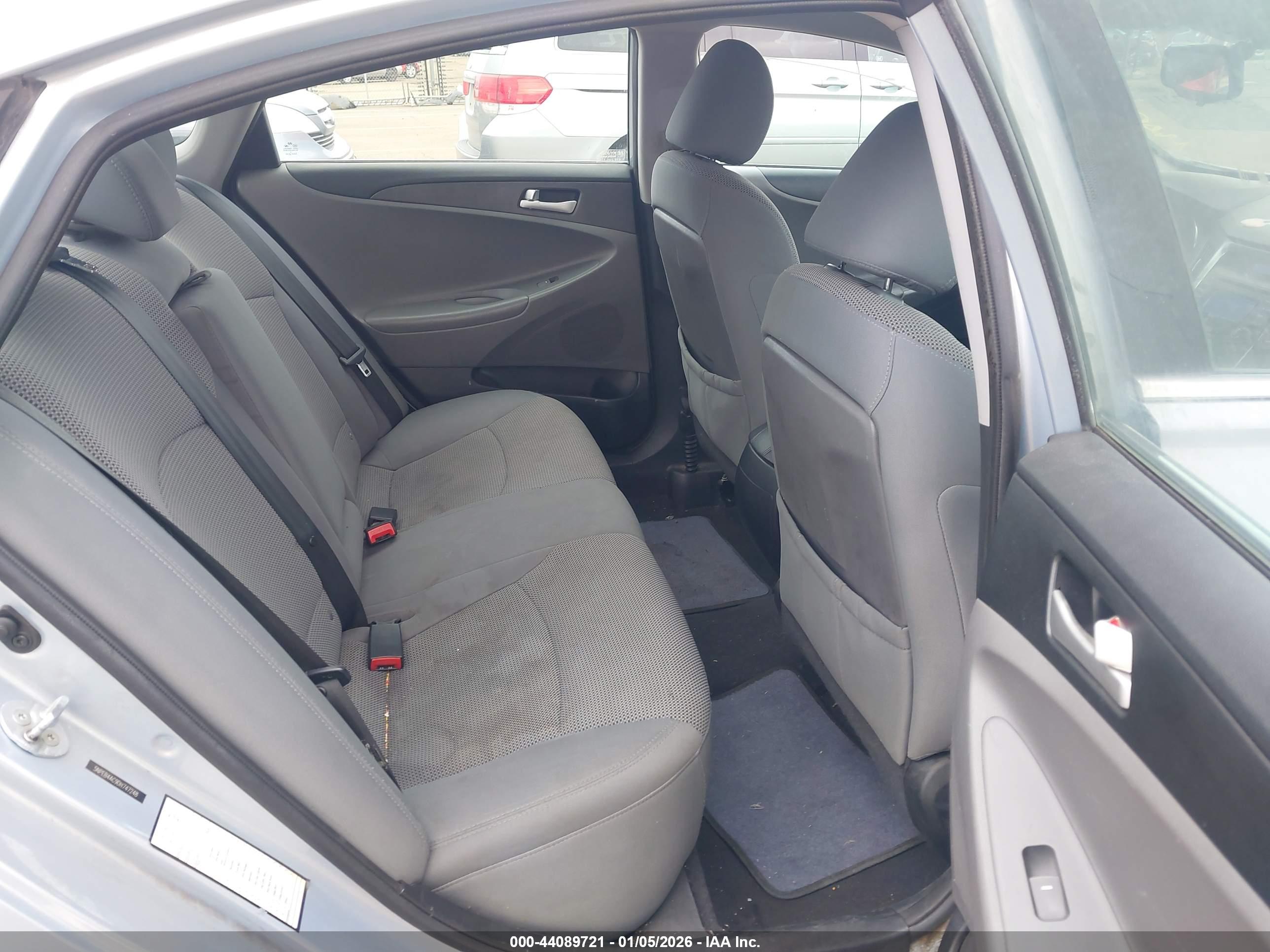 HYUNDAI SONATA image 8