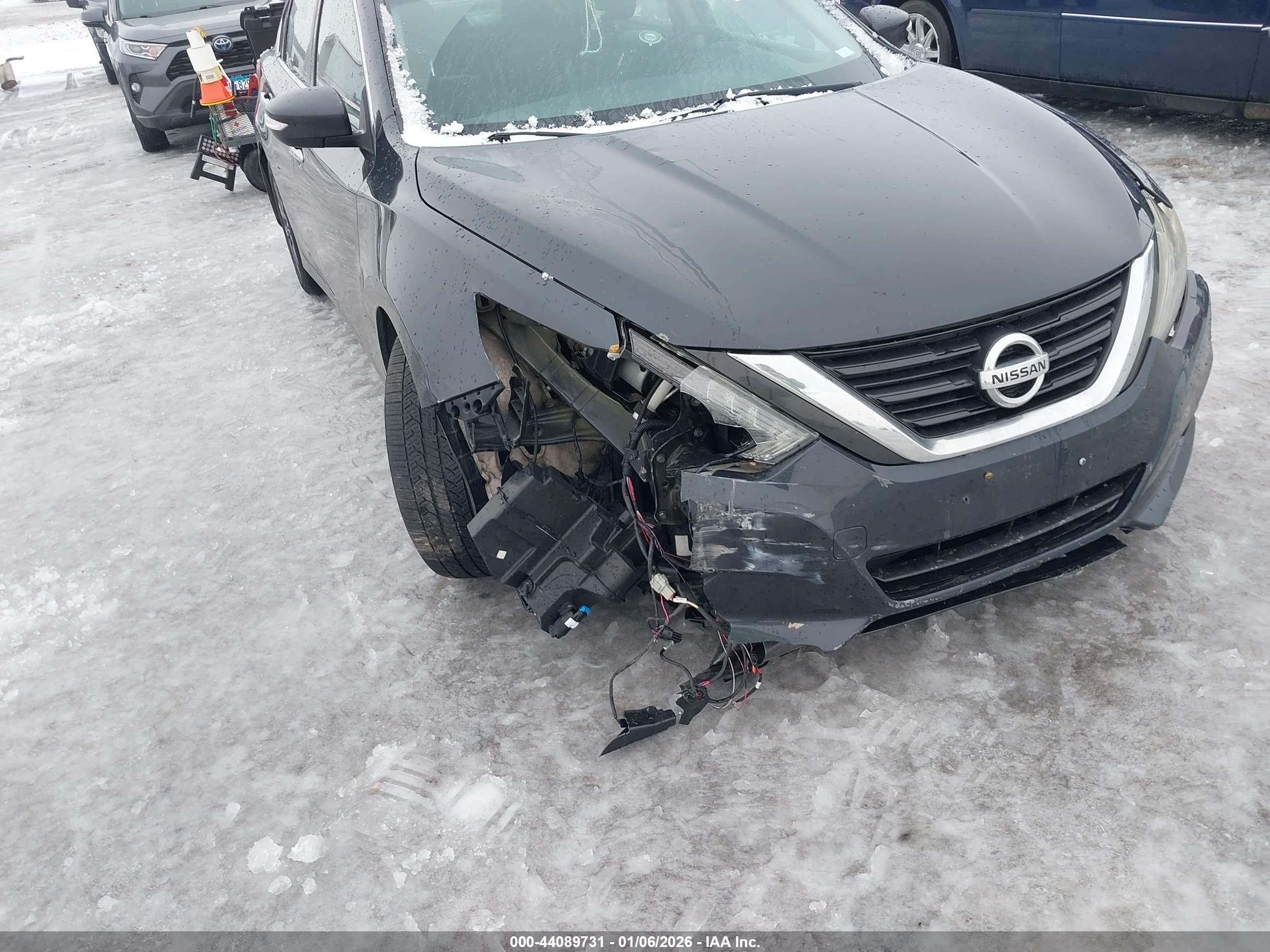 NISSAN ALTIMA image 6