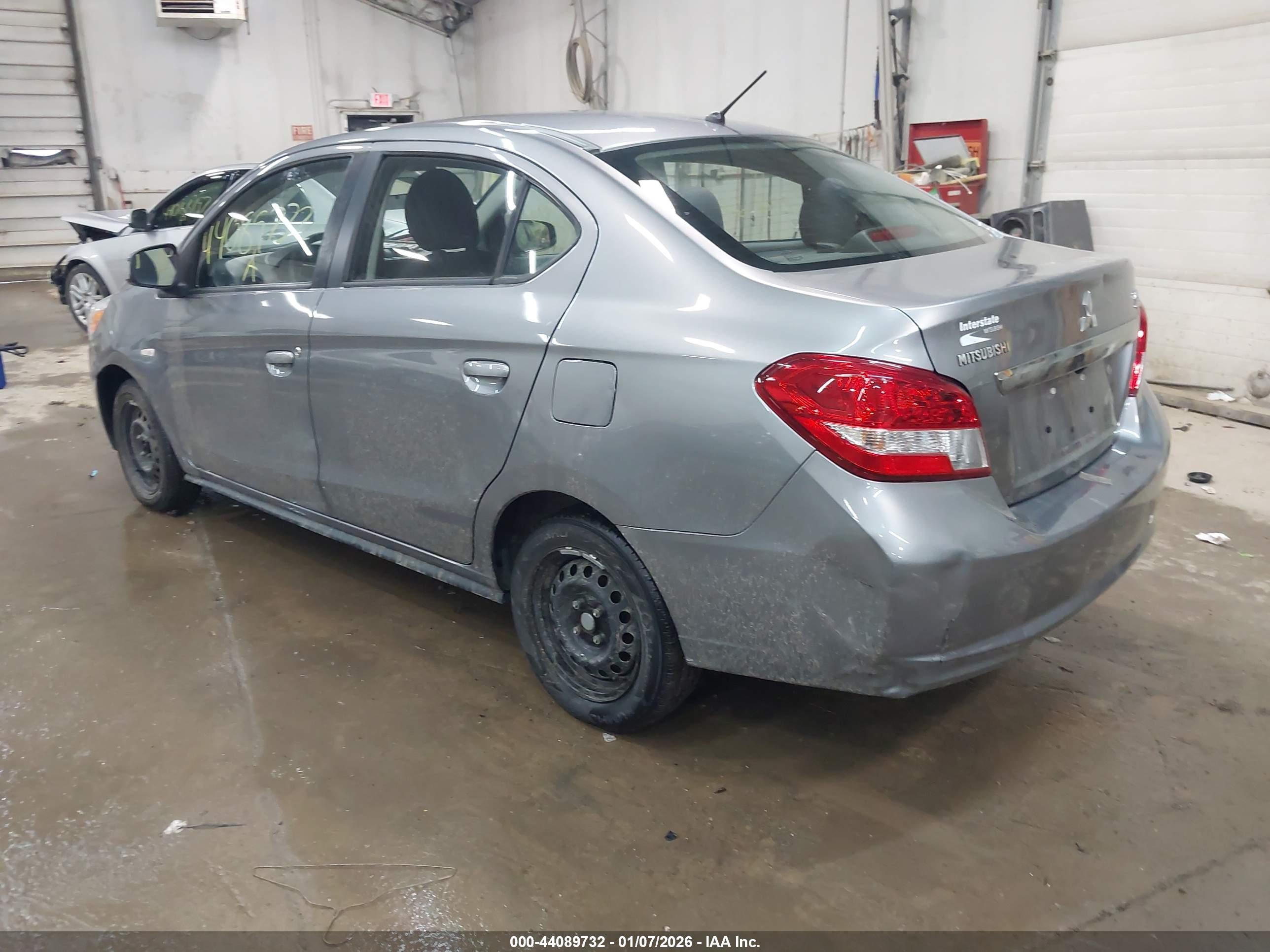 MITSUBISHI MIRAGE image 3