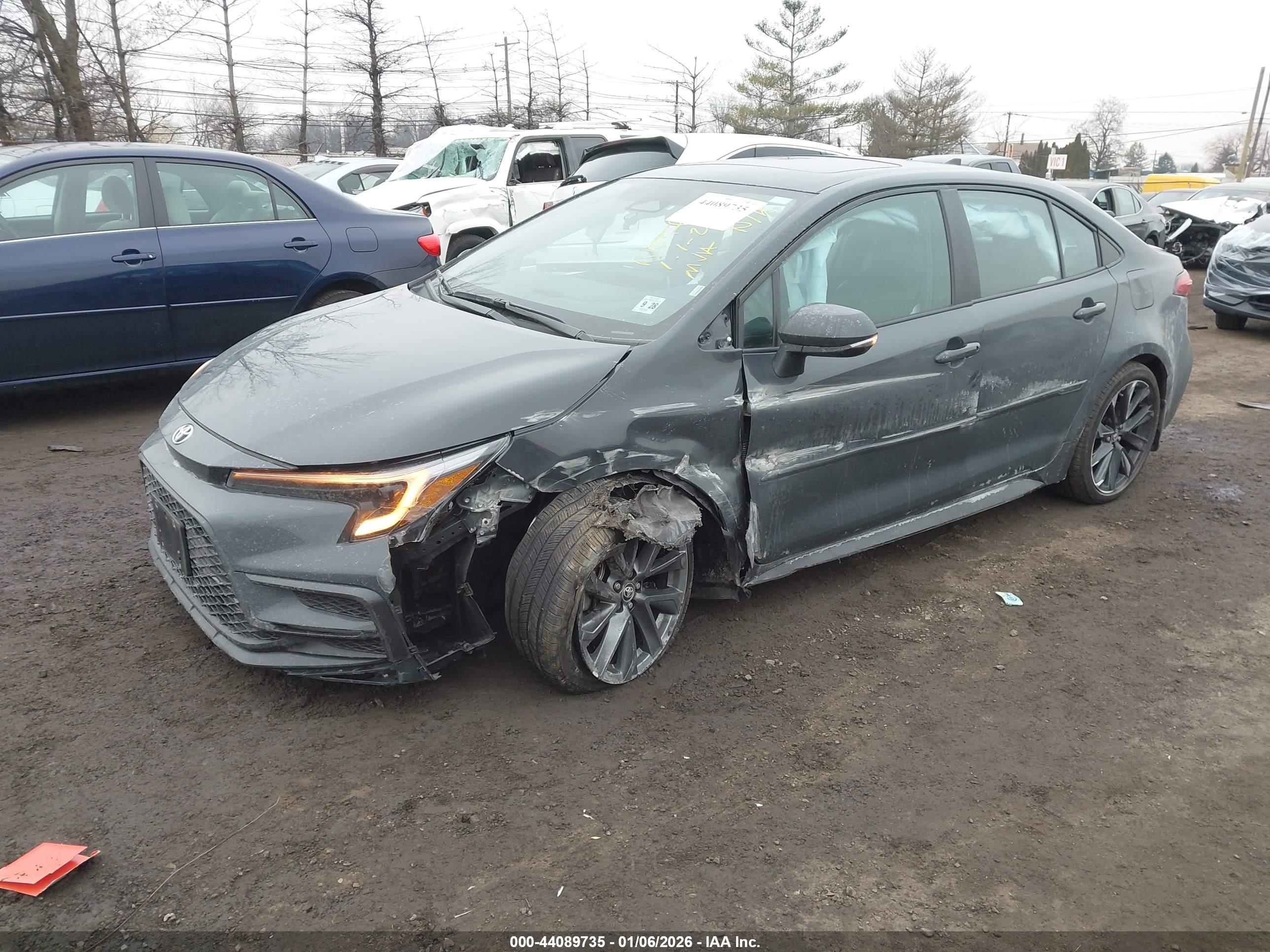 TOYOTA COROLLA image 2