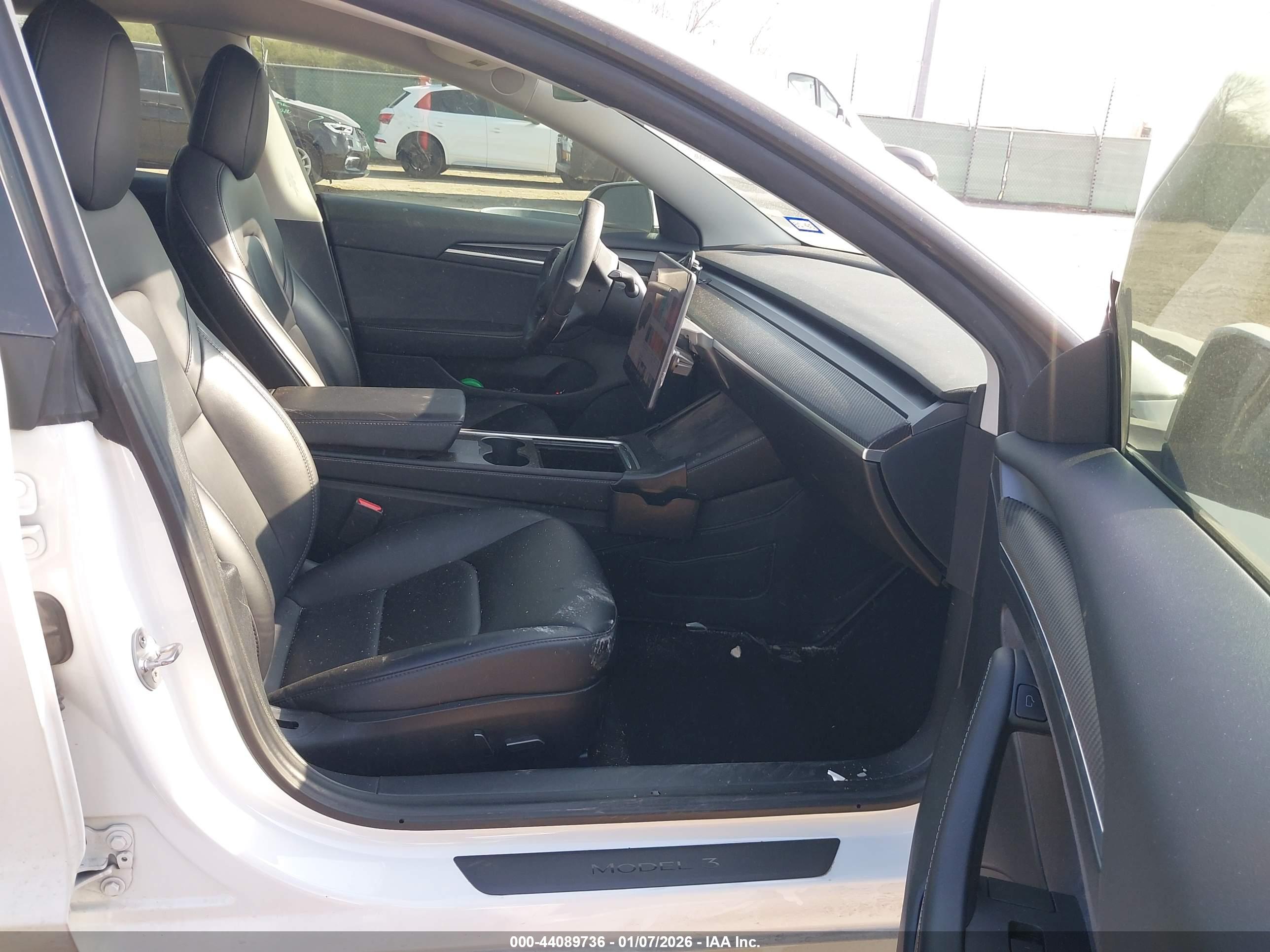 TESLA MODEL image 5