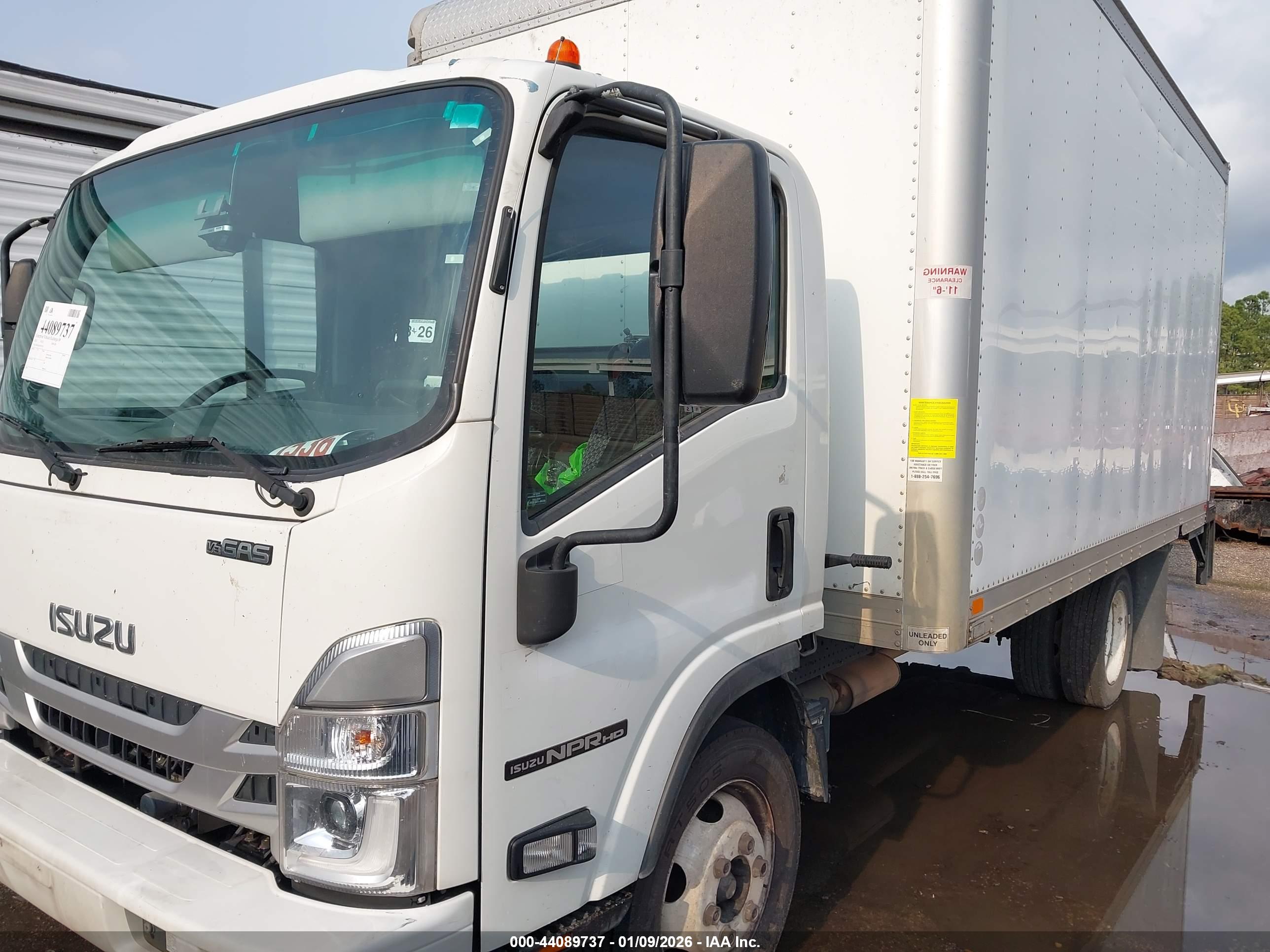 ISUZU NPR image 2