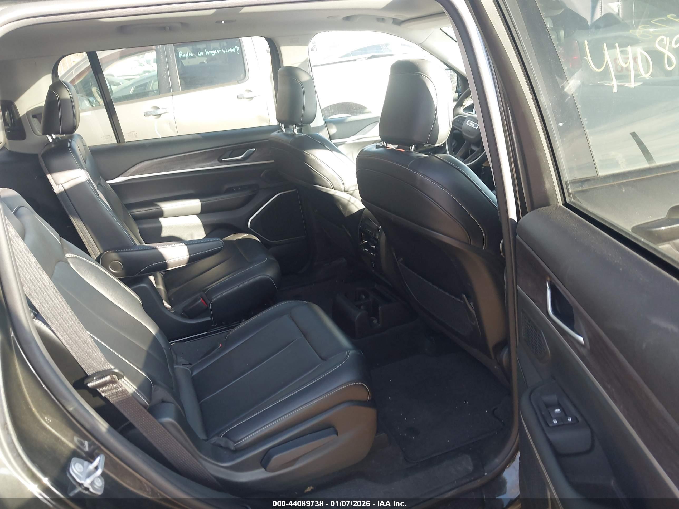 JEEP GRAND image 8