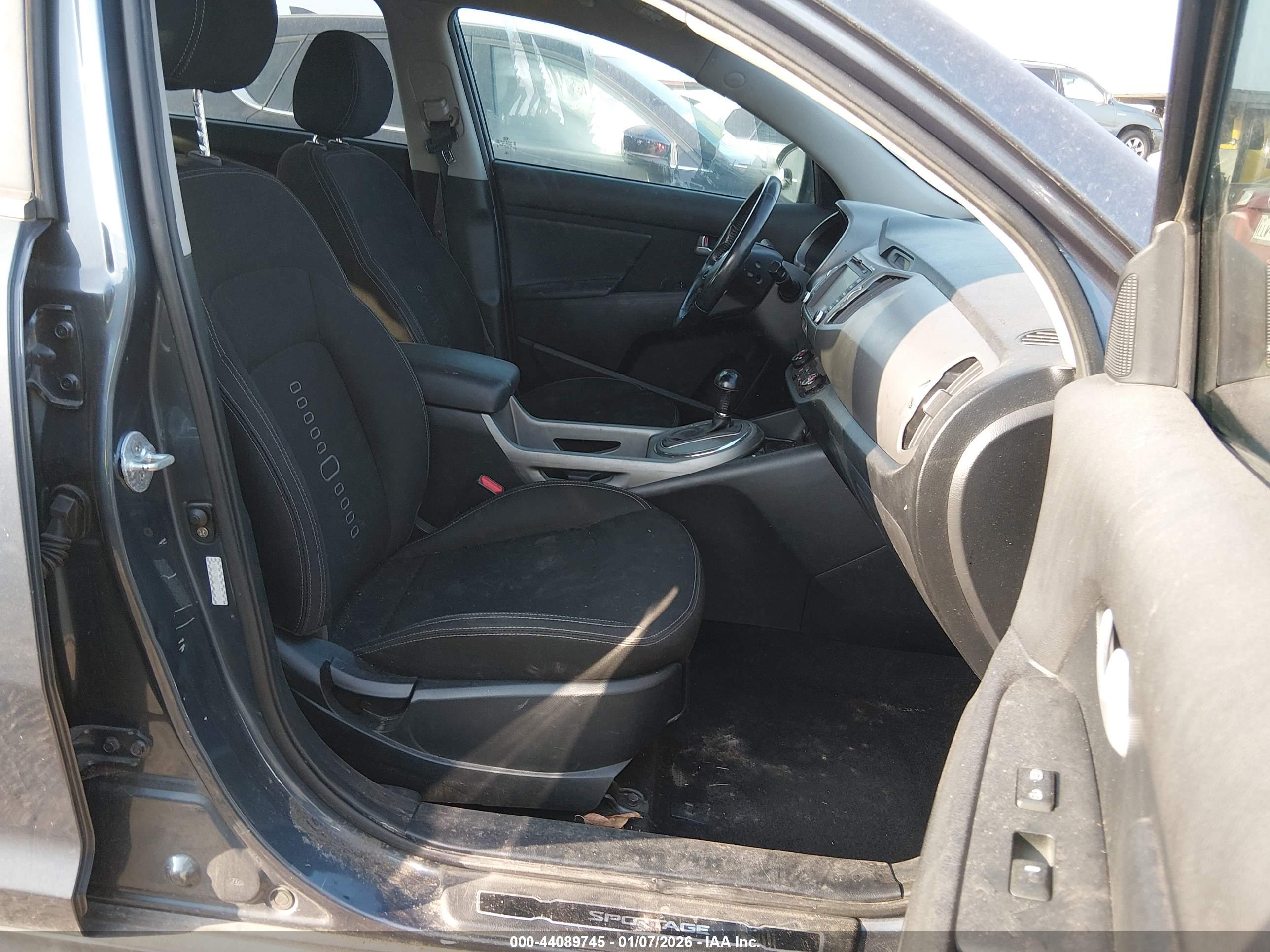 KIA SPORTAGE image 5