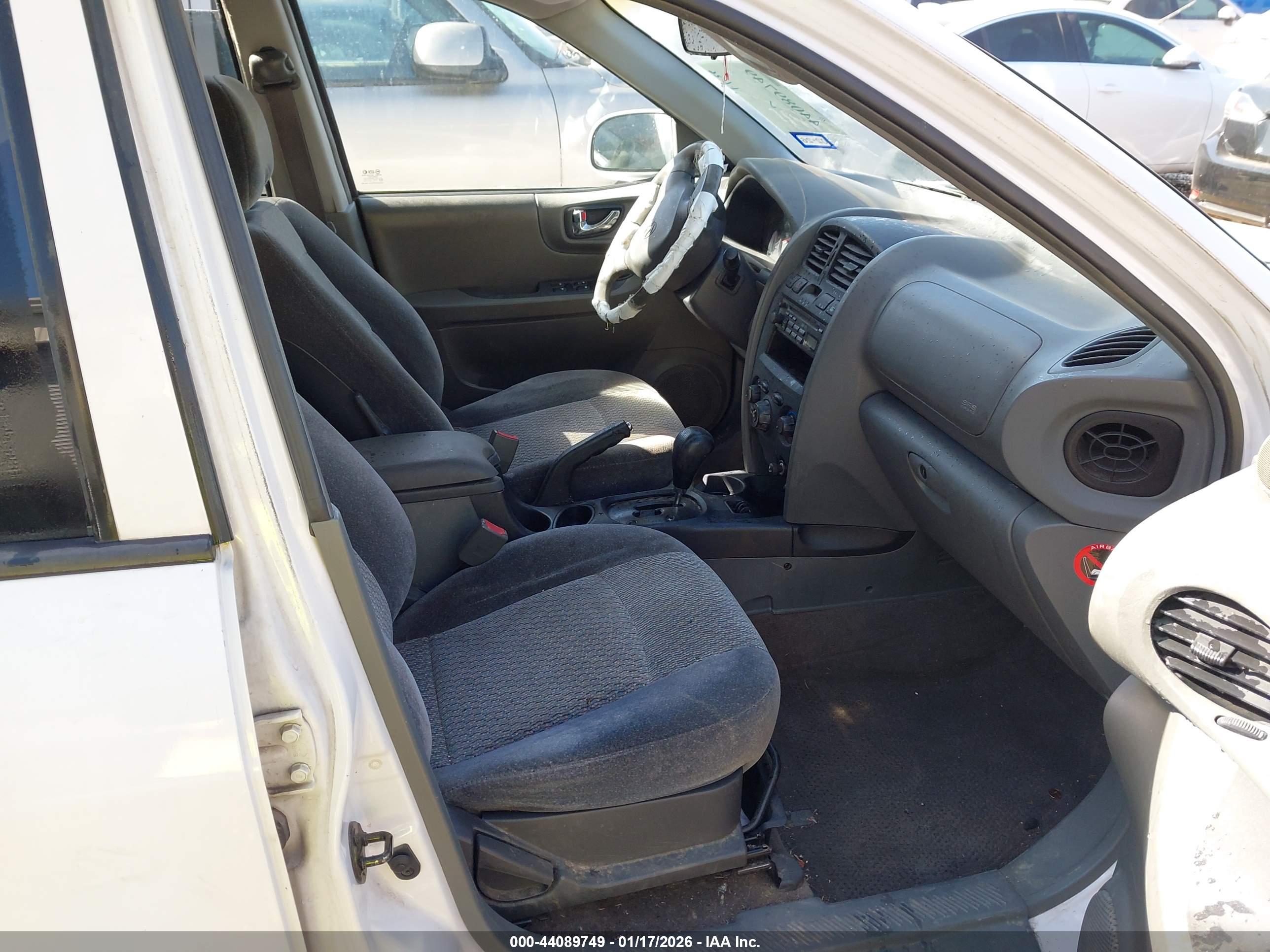 HYUNDAI SANTA image 5