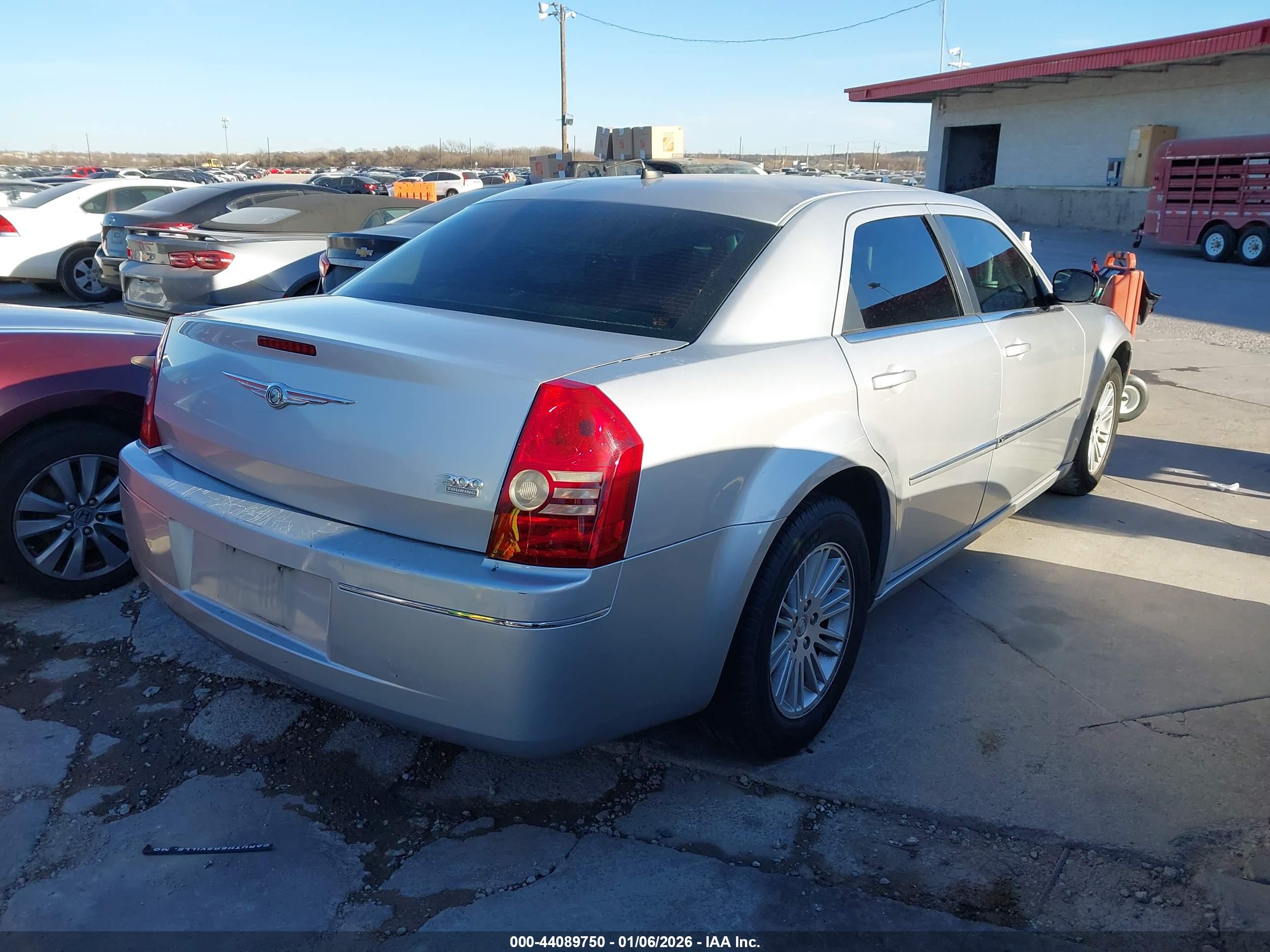 CHRYSLER 300 image 4